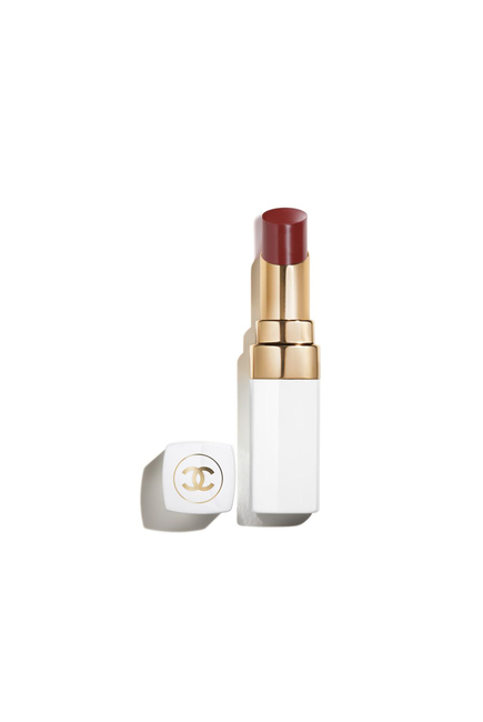 CHANEL ROUGE COCO BAUME بلسم بأصباغ مرطّب، بكثافة قابلة للزيادة لشفاه أكثر جمالًا يومًا بعد يوم.