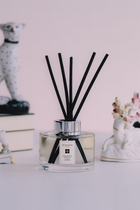 موزع عطر سنت سراوند بعطر إنجلش بير اند فريزيا