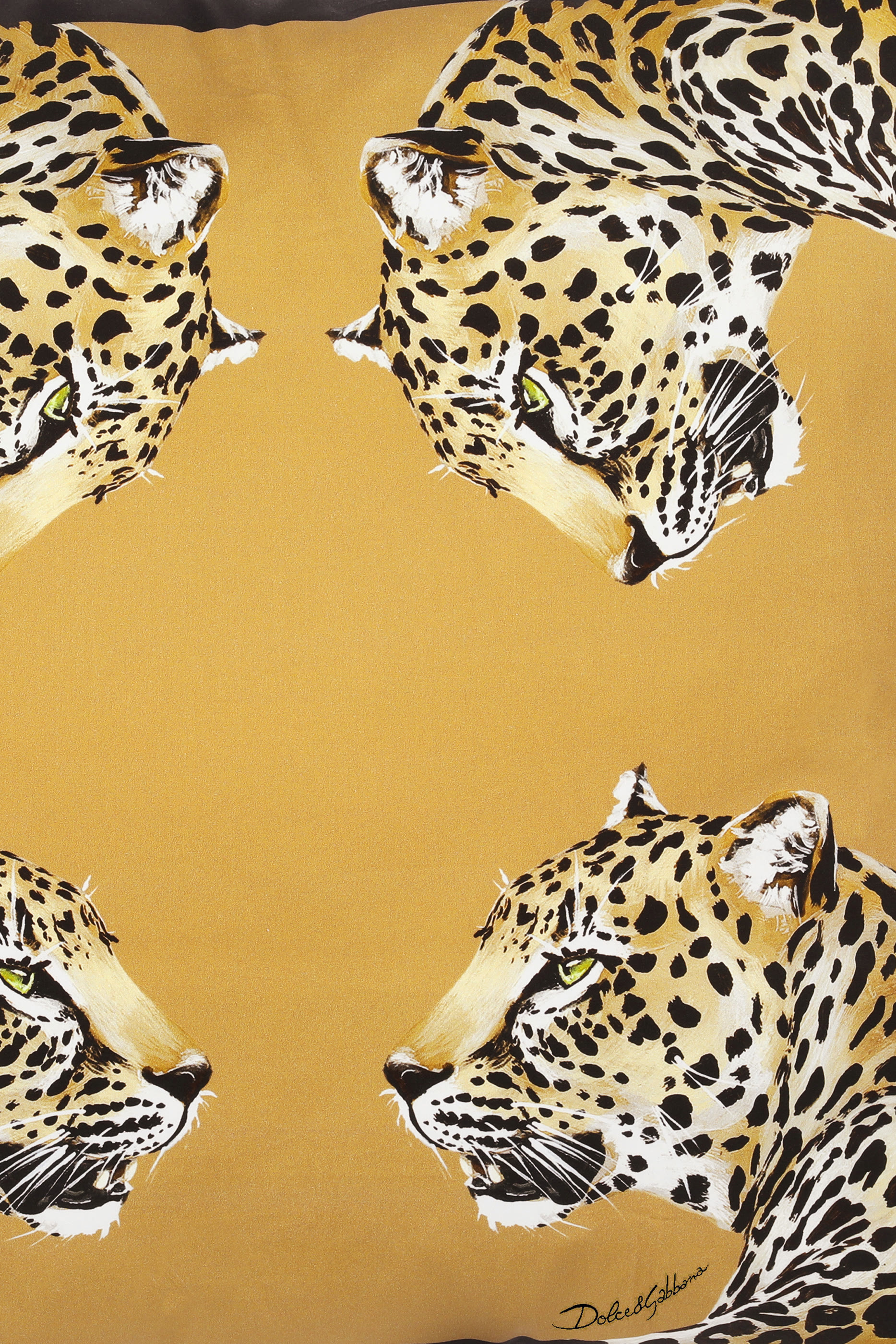 وسادة متوسطة بنقشة فهد قطن دتشيس