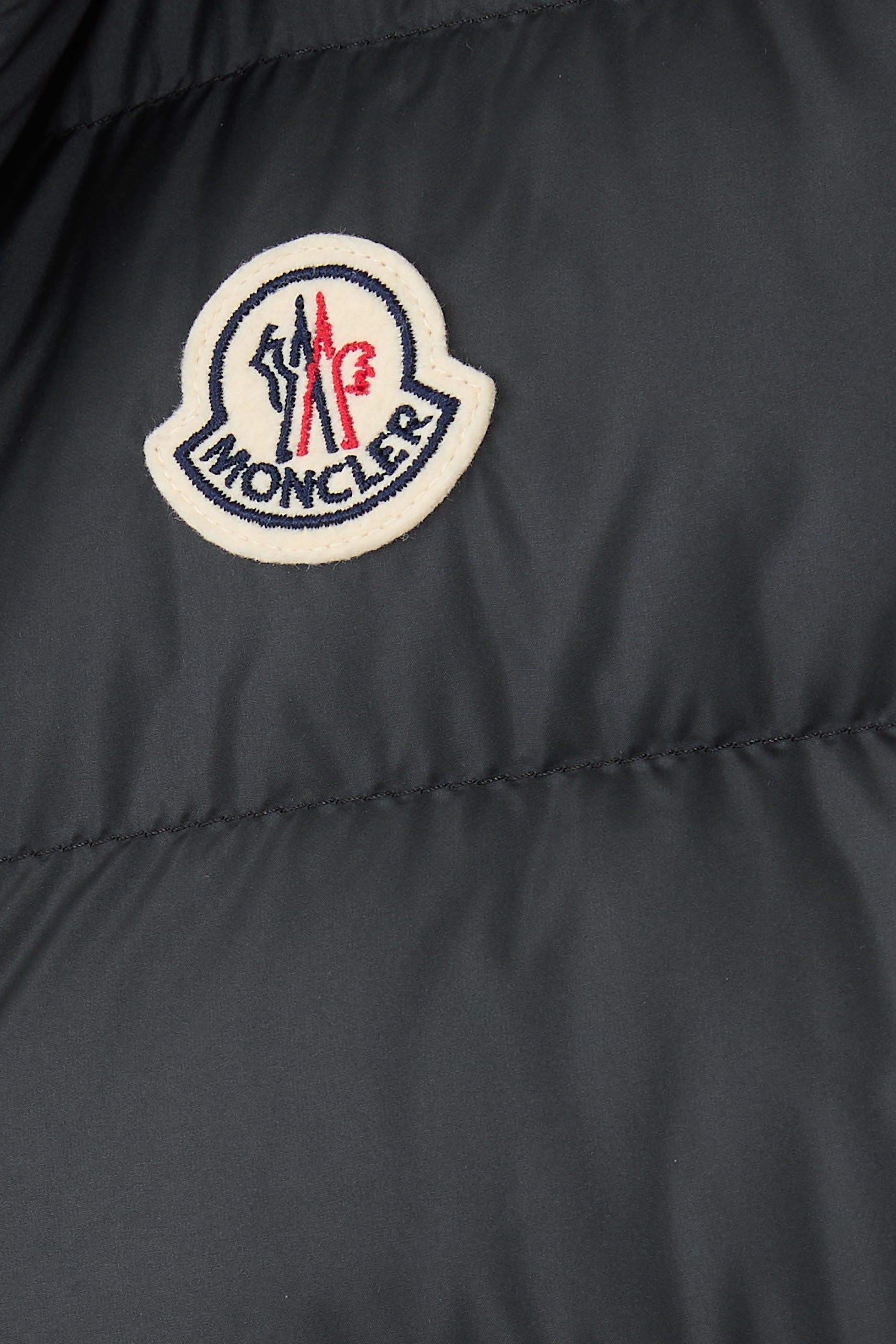 فيست مارسيلان بتصميم مبطن وغطاء للرأس