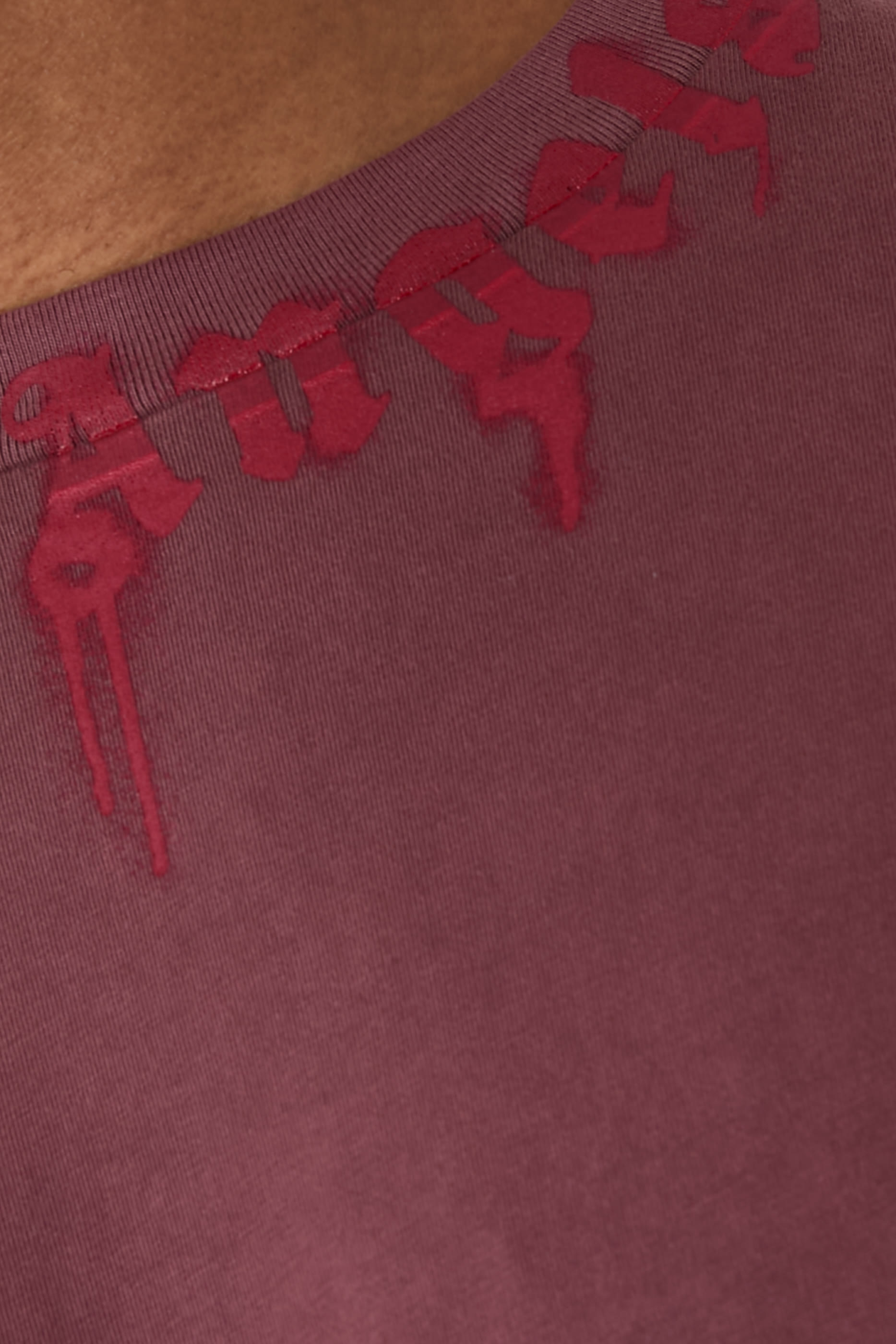  تيشيرت بشعار الماركة قطن