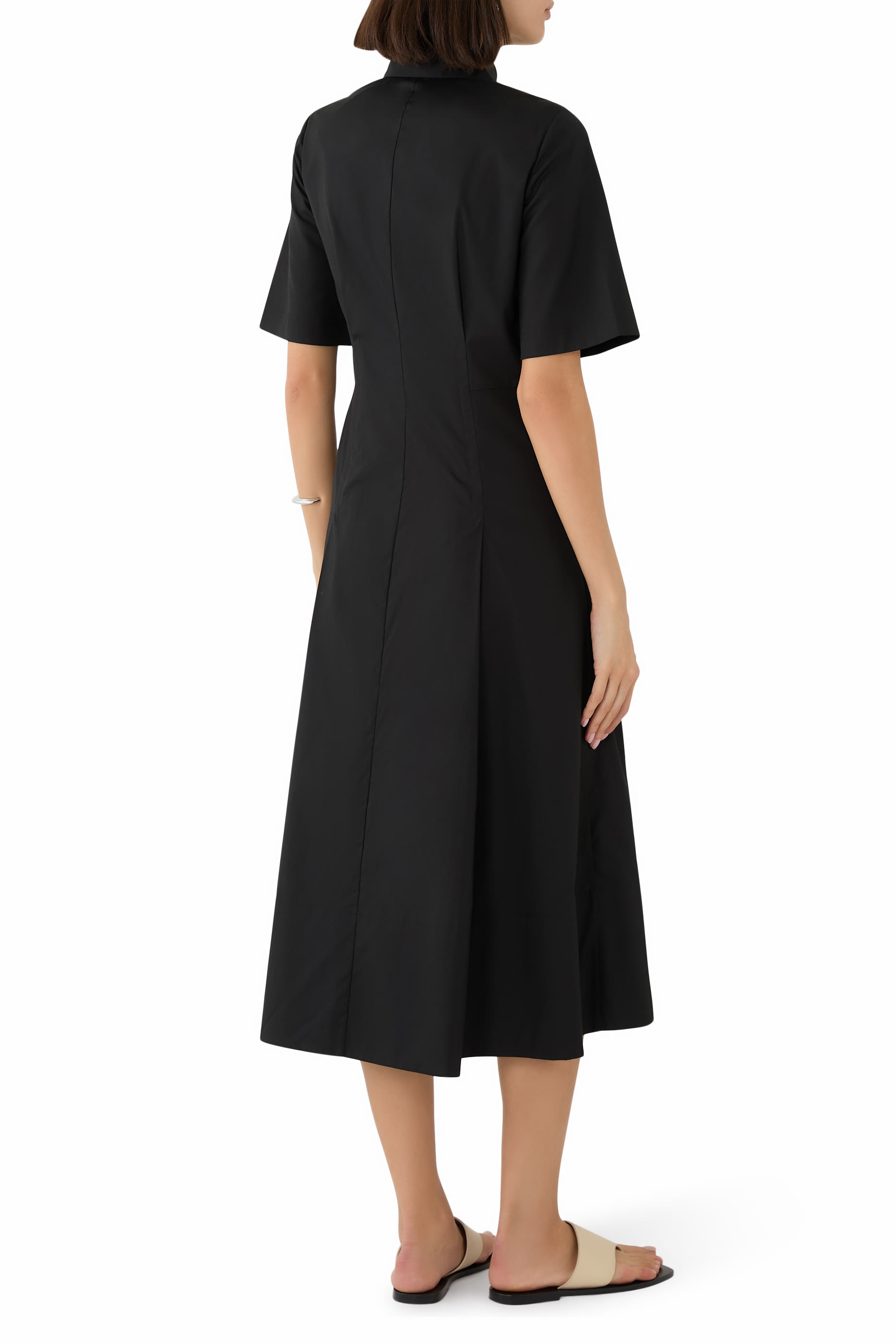 فستان بنمط قميص بأكمام قصيرة