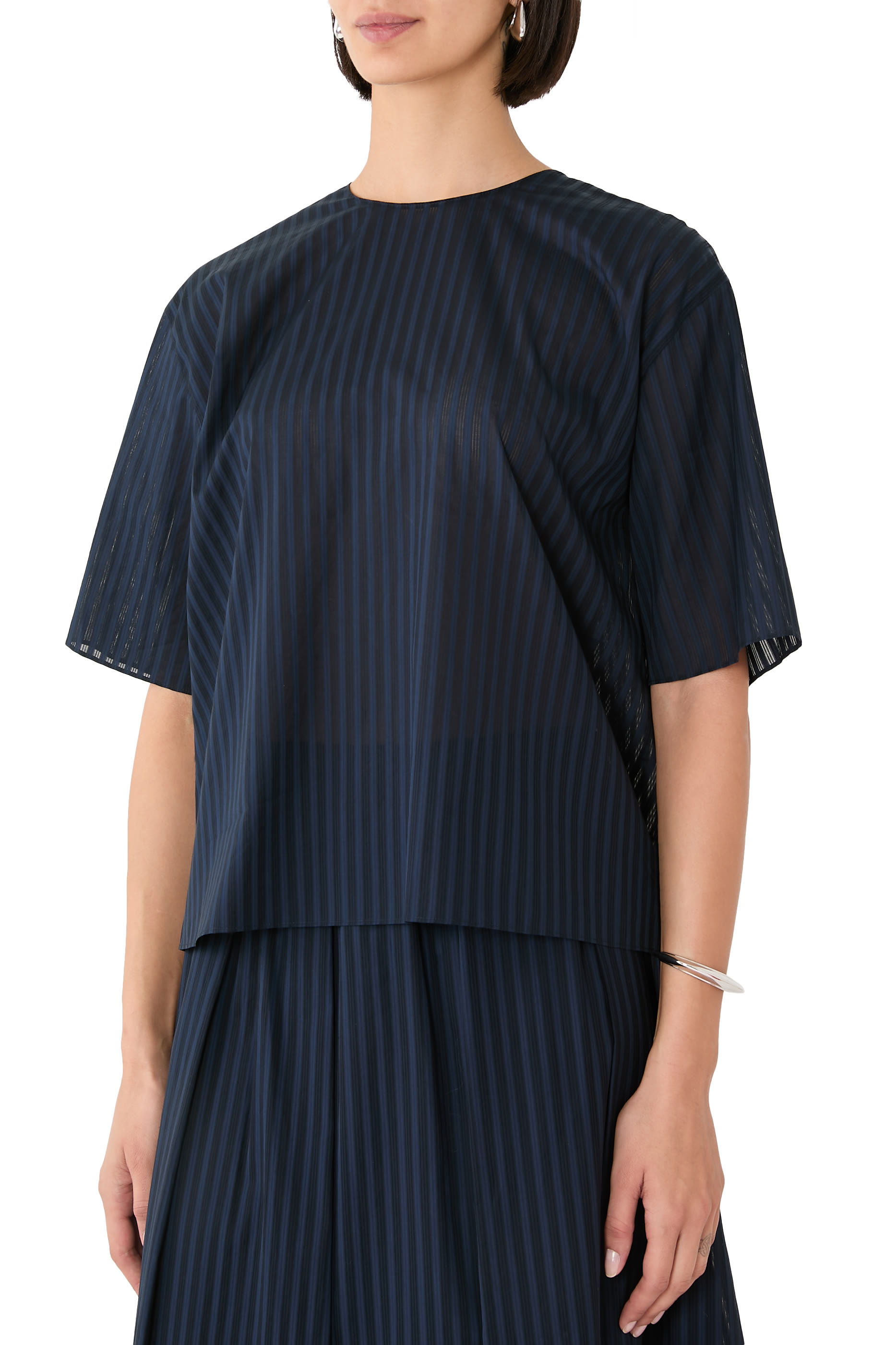 تيشيرت بقصة مربعة قطن