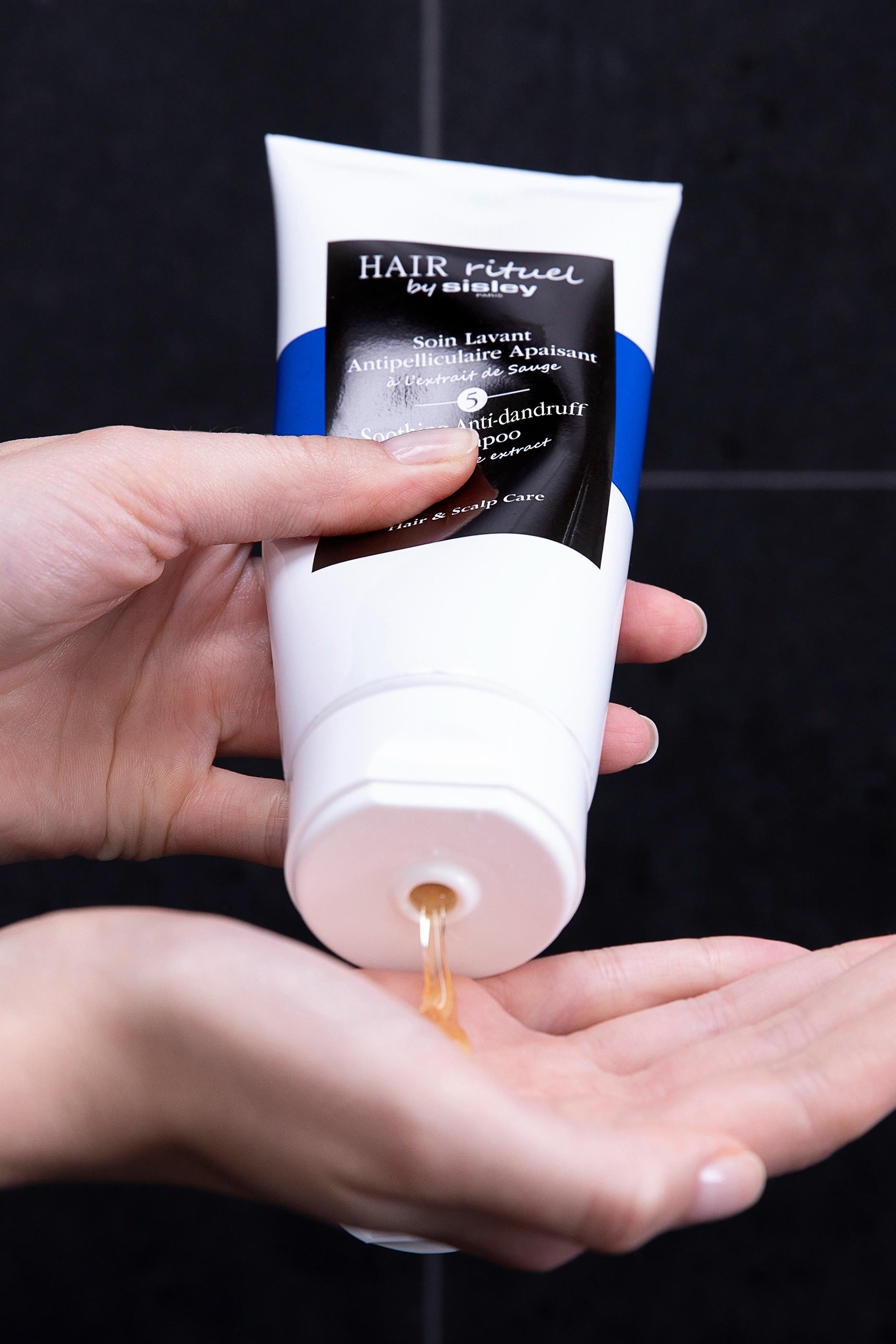 شامبو لتهدئة فروة الرأس وإعادة التوازن إليها