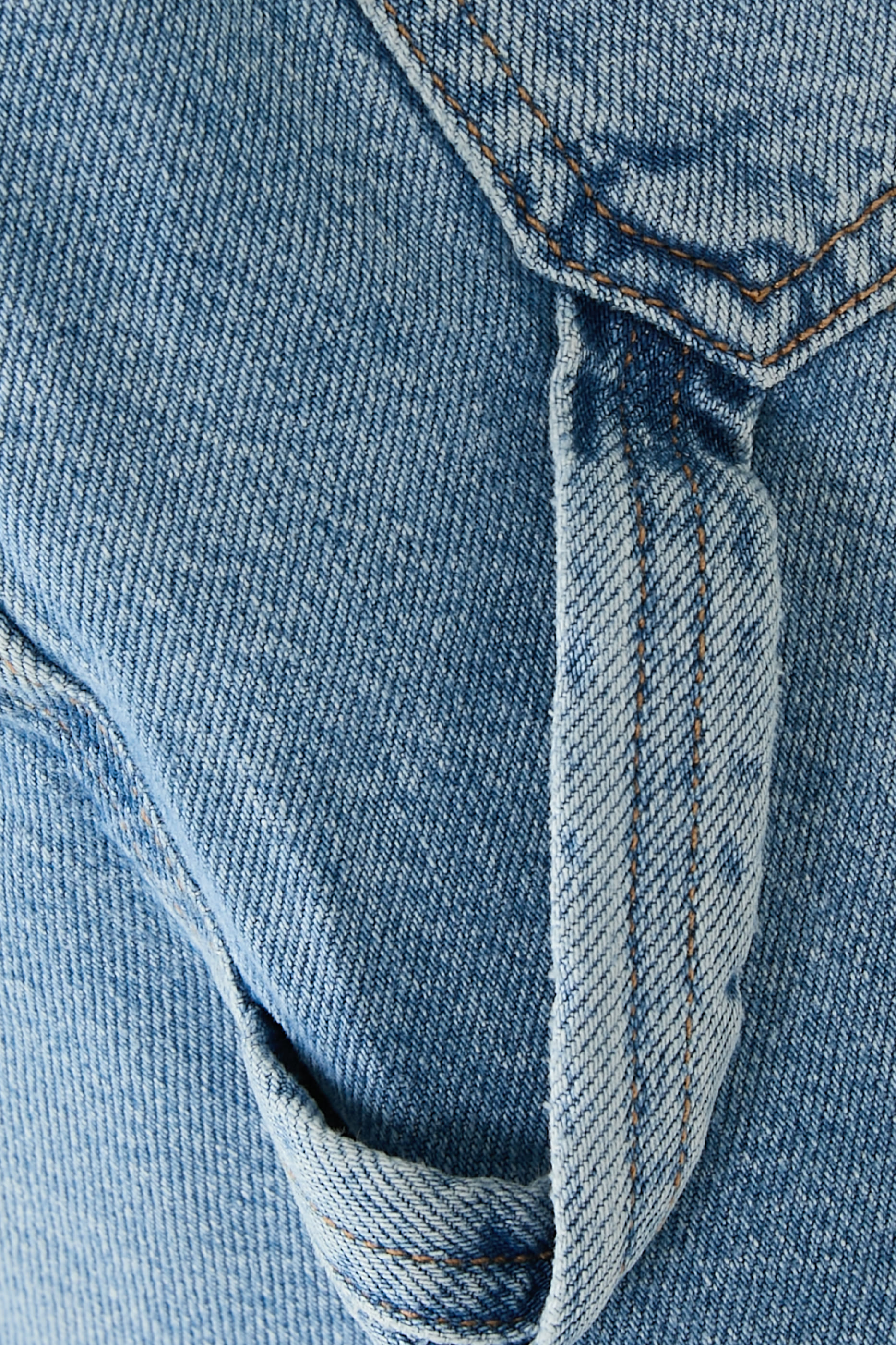 شورت غود بتصميم مستوحى من التسعينات