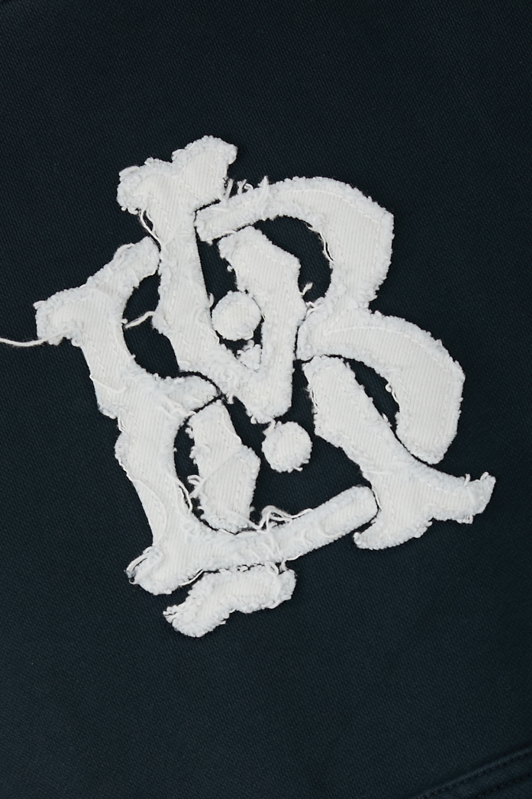 هودي كت أوف بحروف شعار الماركة