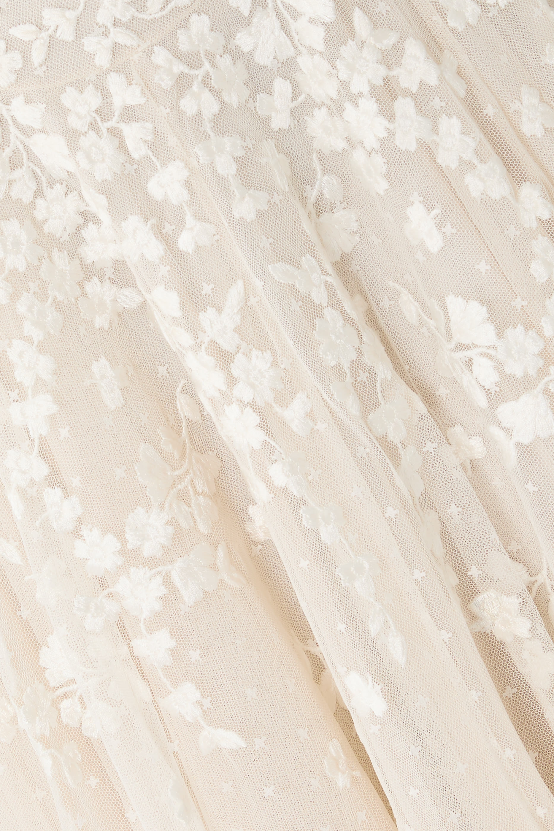 فستان سهرة سكاتر مطرز بزهور بياقة مستديرة وبطول الكاحل