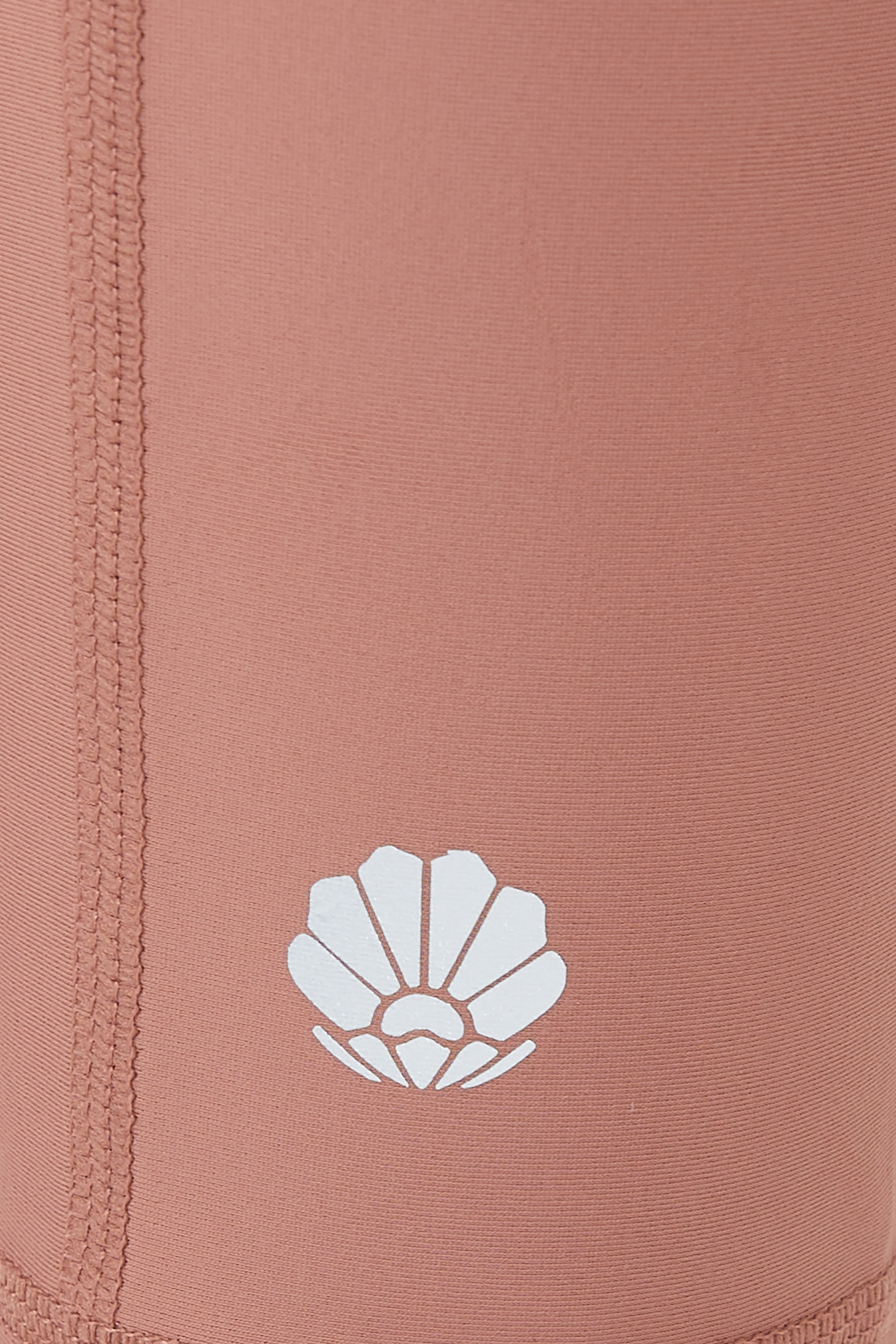 بنطال سباحة ضيق بجيوب