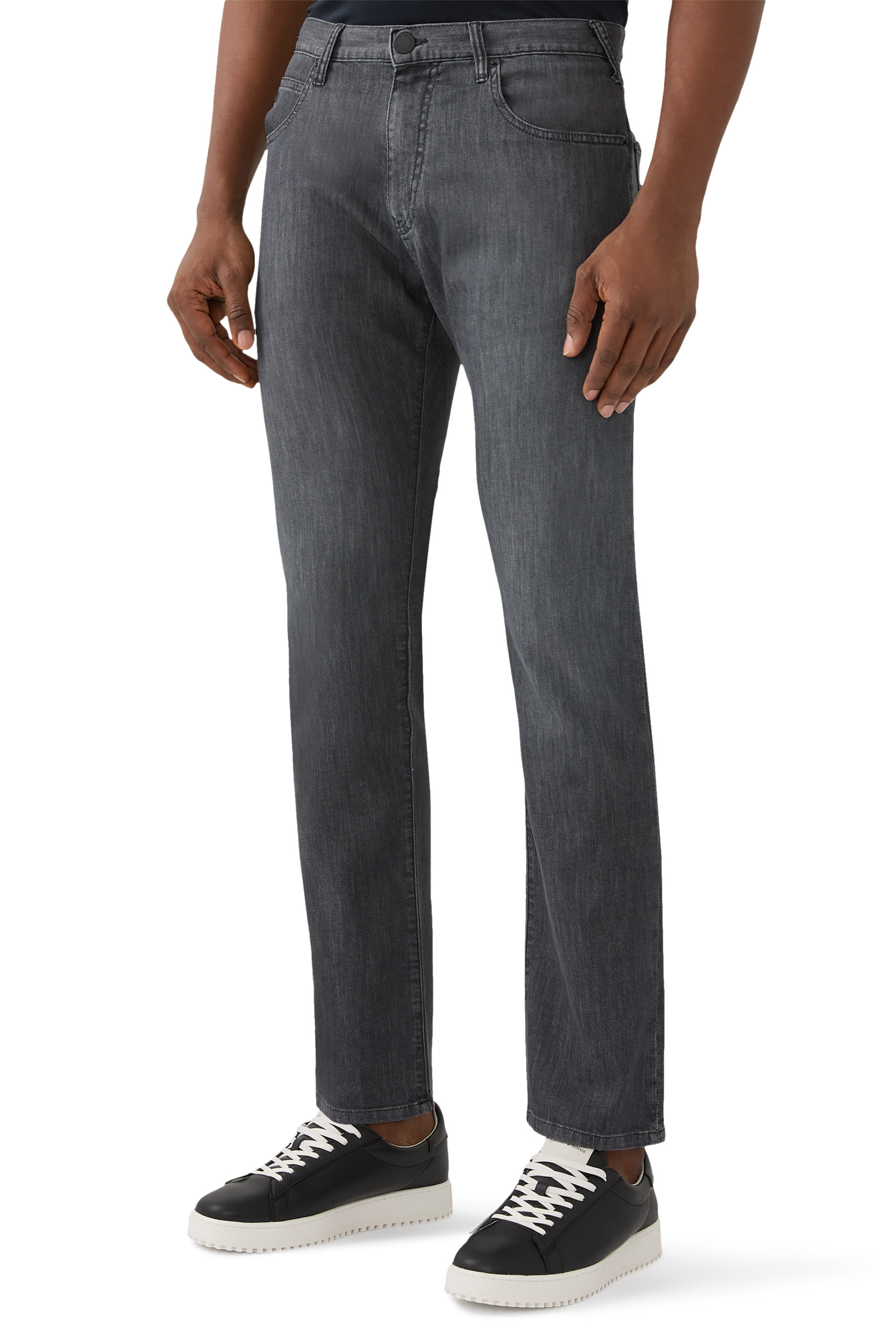 بنطال دنيم بقصة مستقيمة