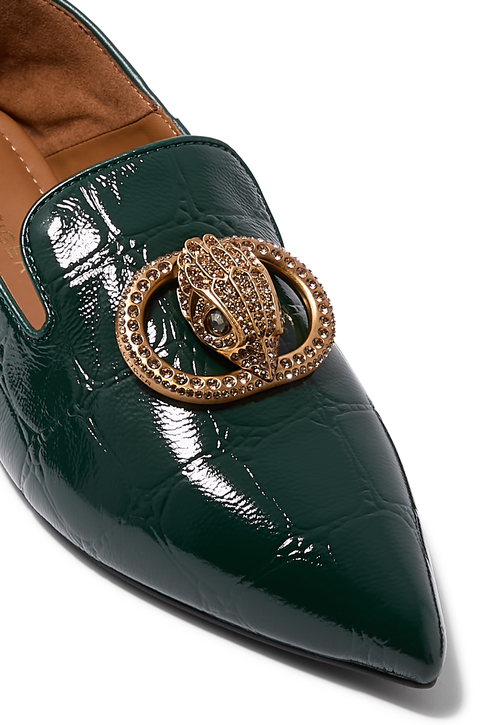 حذاء تشيلسيا سهل الارتداء بمقدمة مدببة