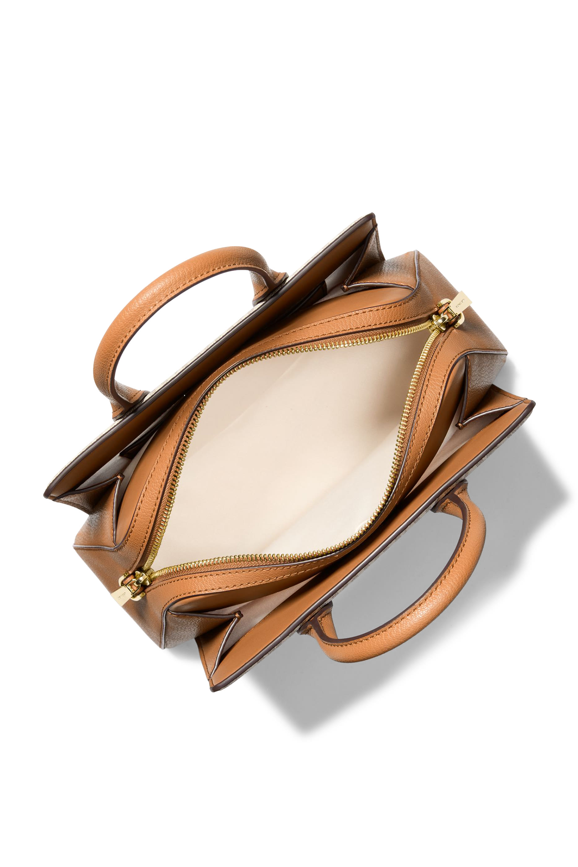 حقيبة ساتشيل ليلى صغيرة بشعار الماركة