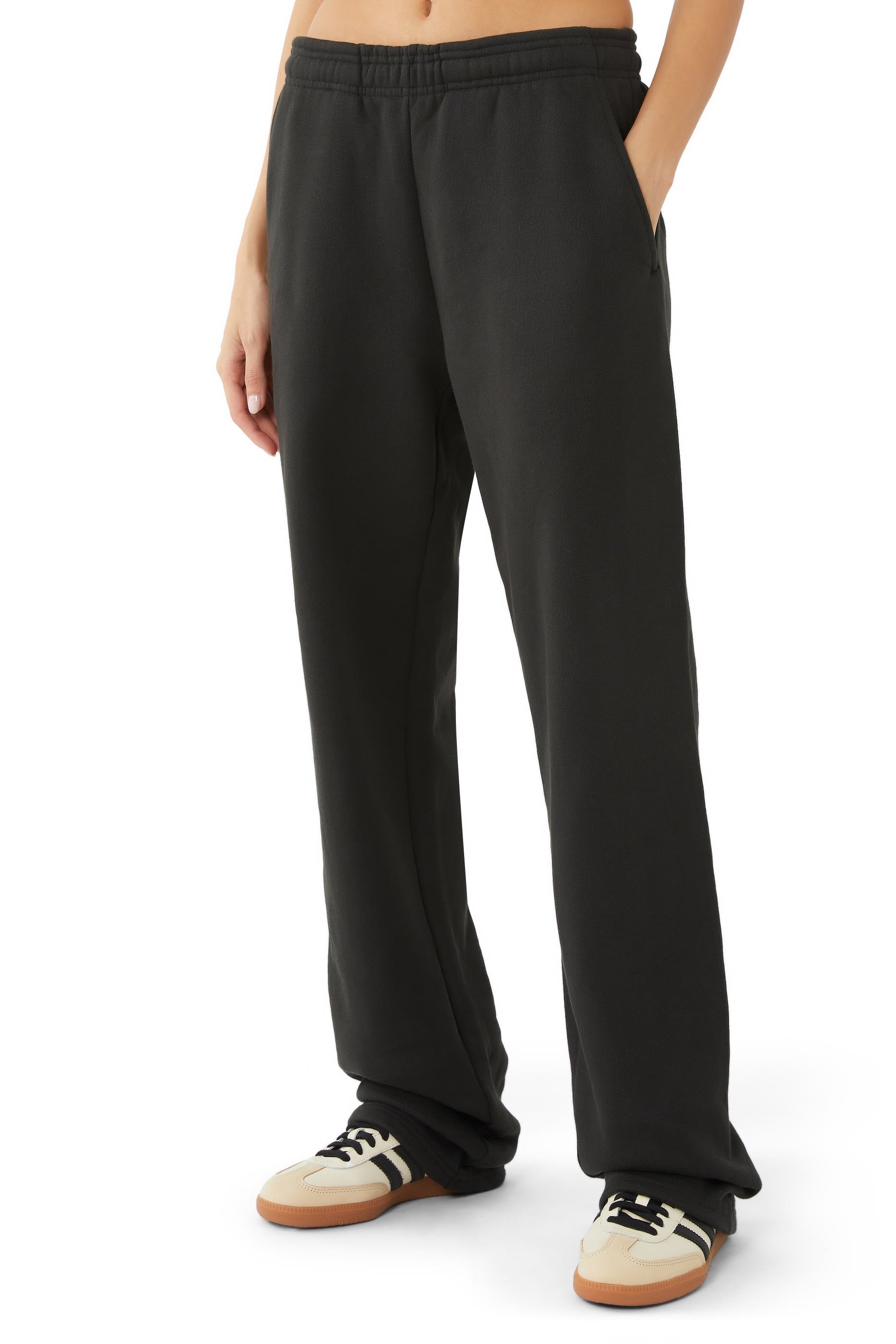 بنطال بقصة ساق مستقيمة