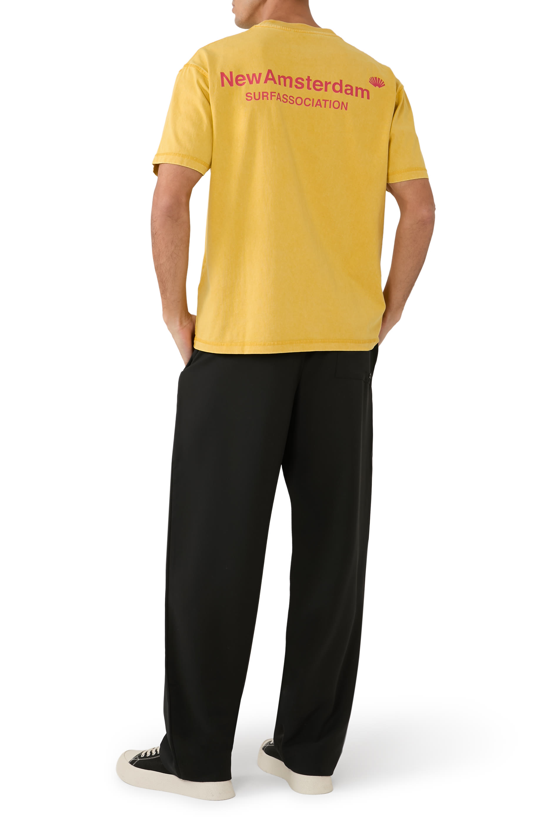 تيشيرت بشعار الماركة