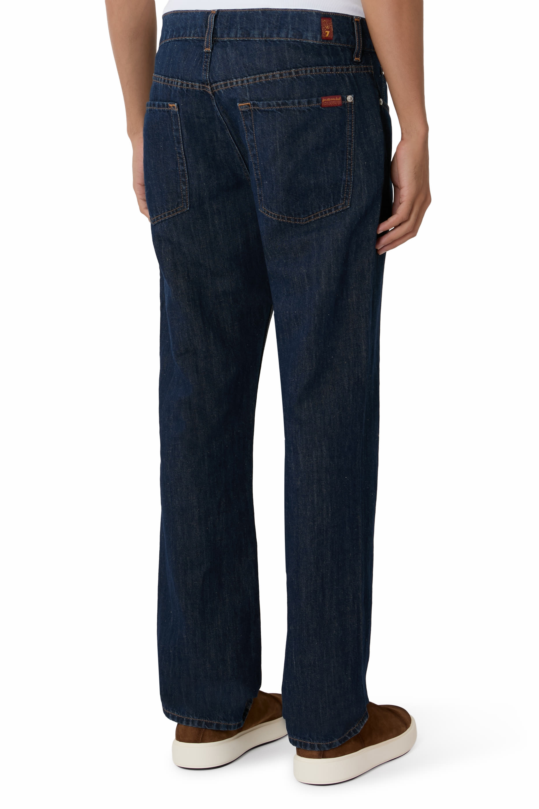 بنطال جينز بقصة ساق مستقيمة