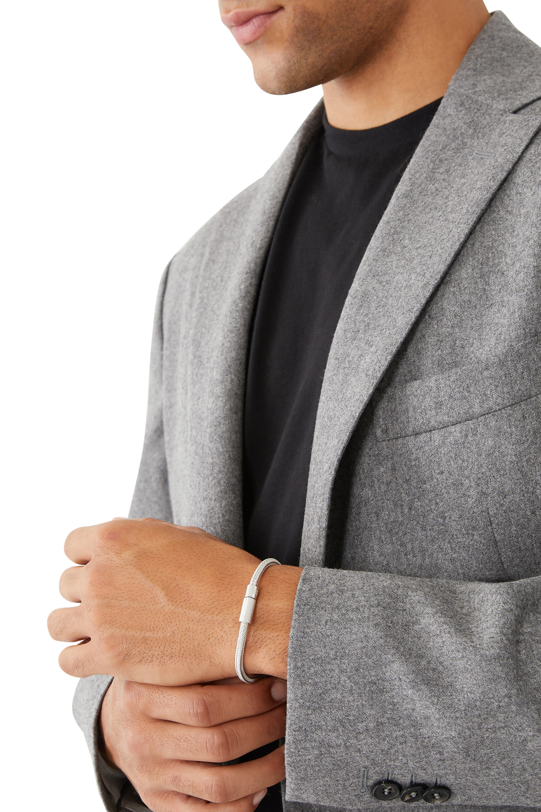 سوار بتصميم مجدول ومشبك ضغط