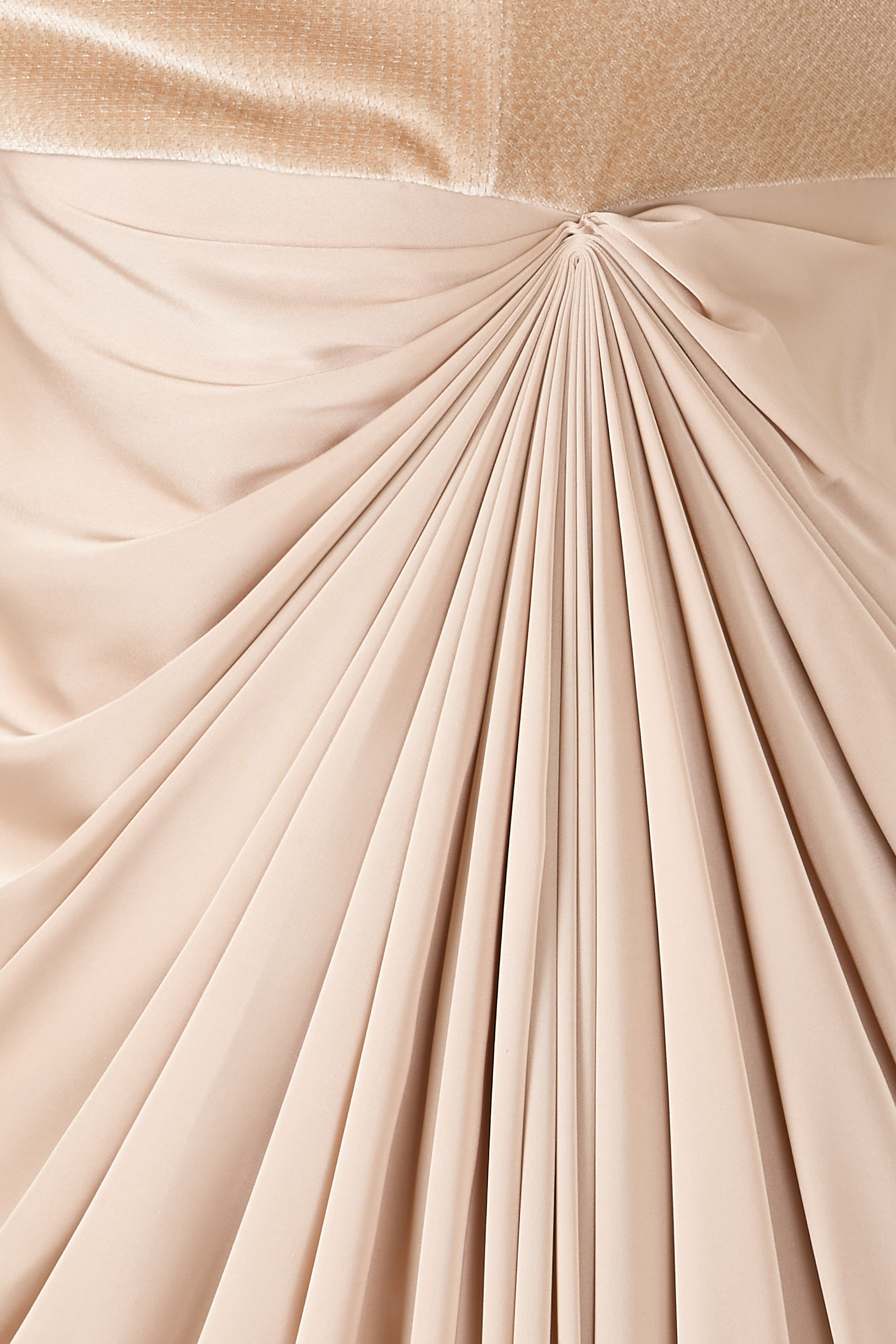 قفطان بتصميم ملفوف مخمل