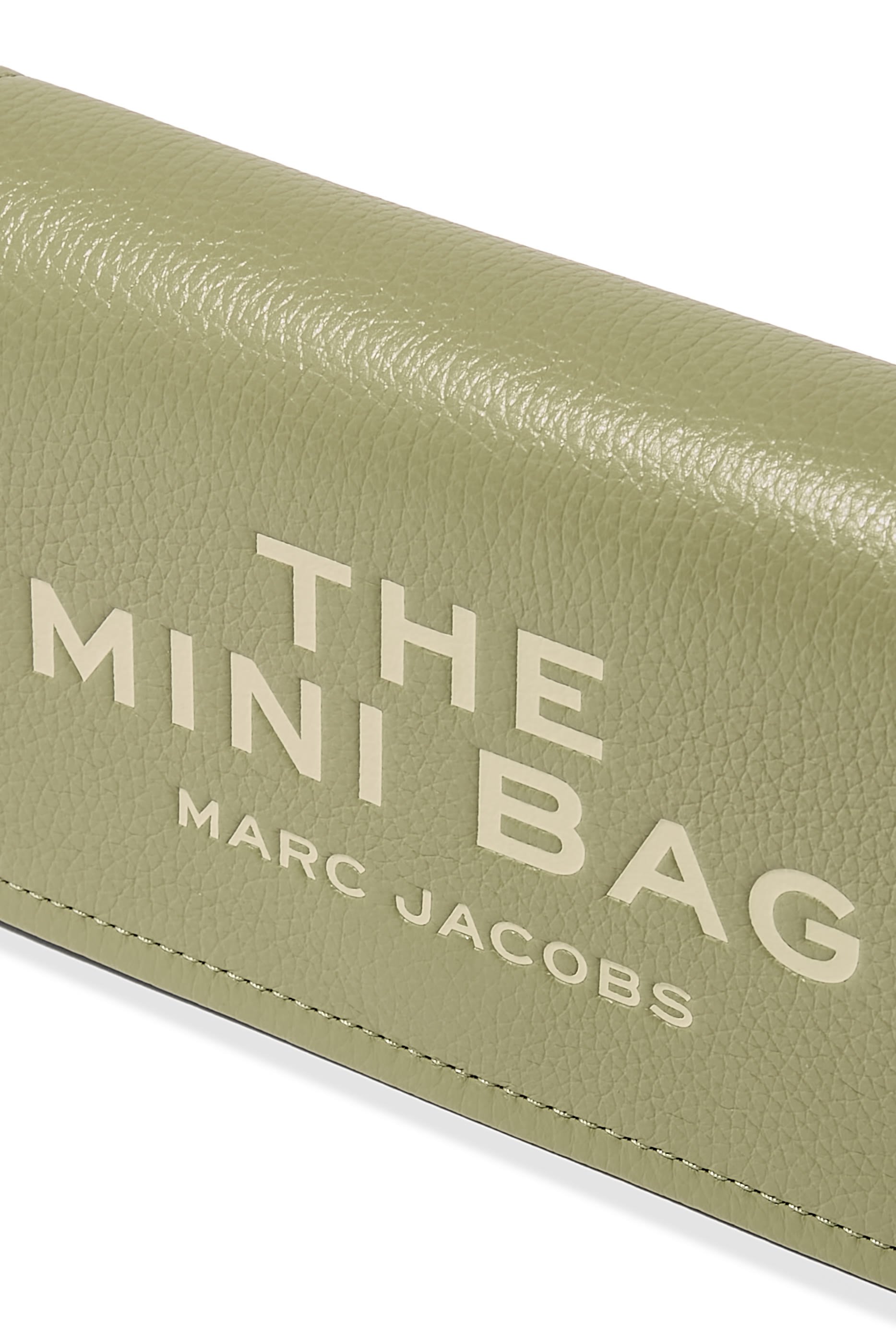 حقيبة صغيرة جلد