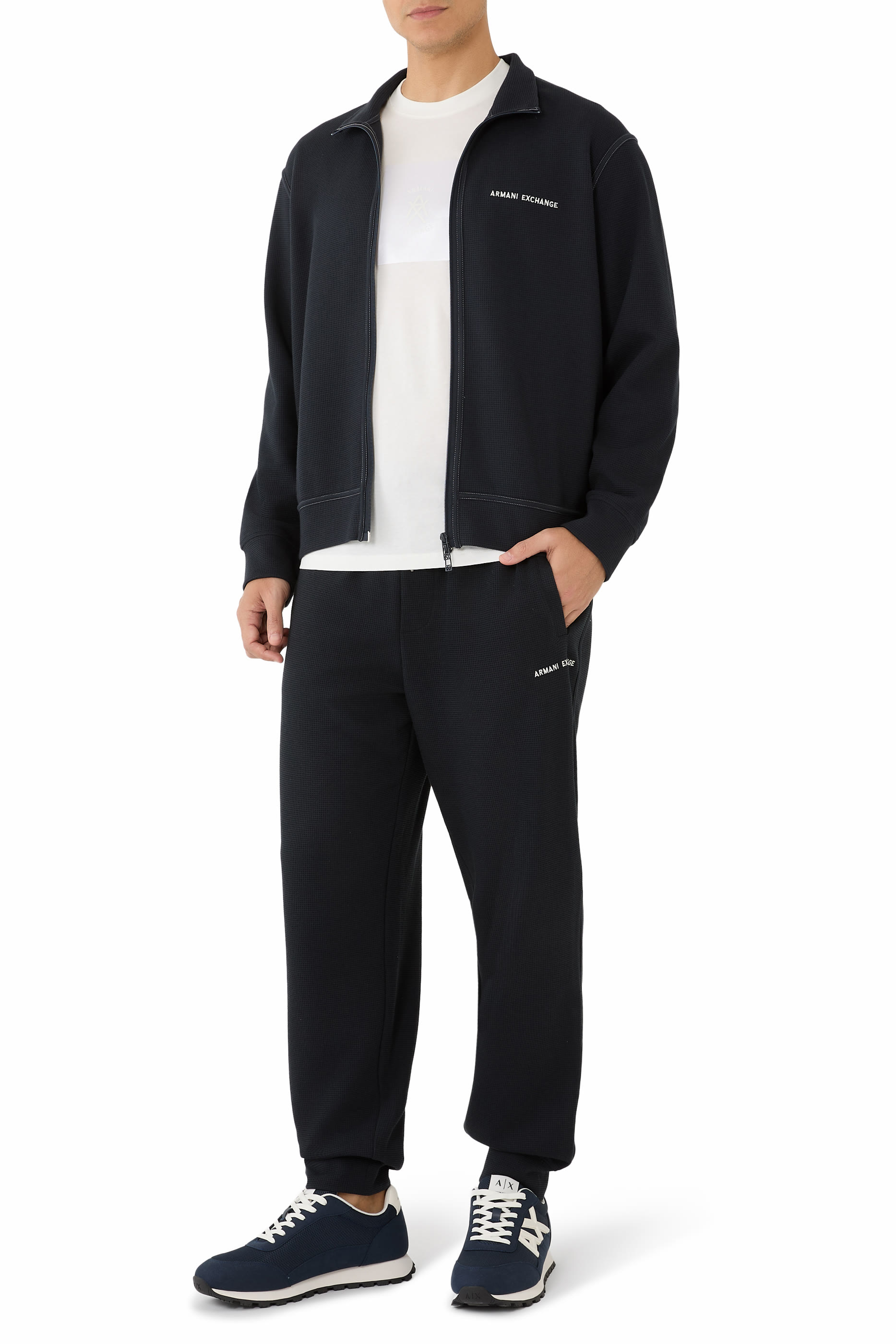 تيشيرت بشعار الماركة