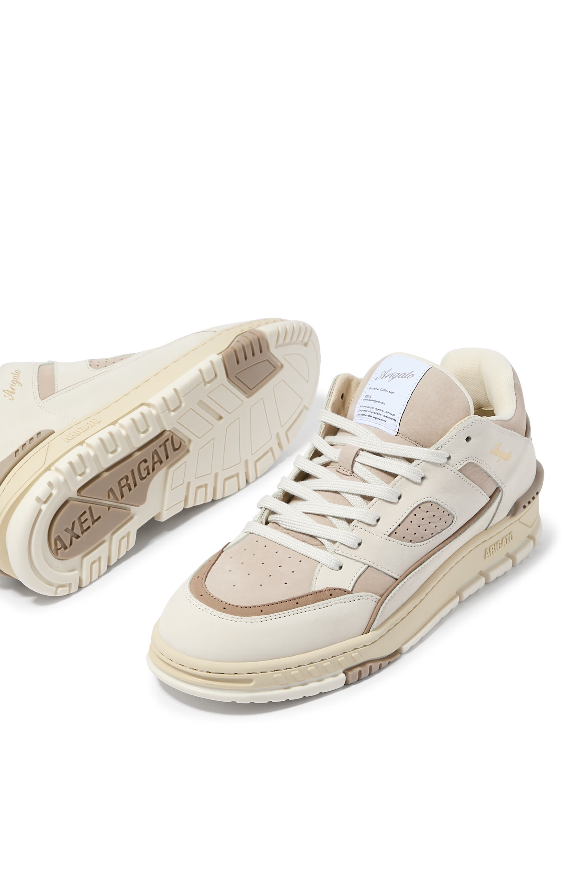 سنيكرز إريا لو