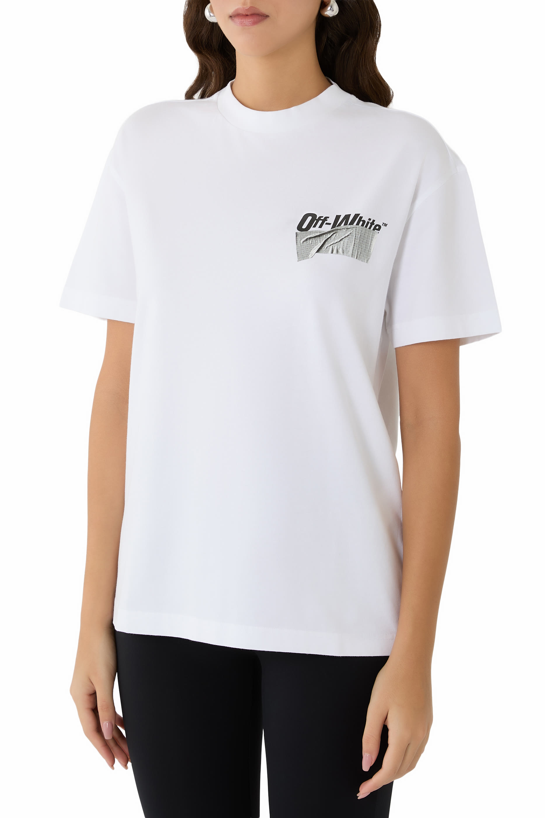 تيشيرت برقعة ساوندسيستم وقصة عادية