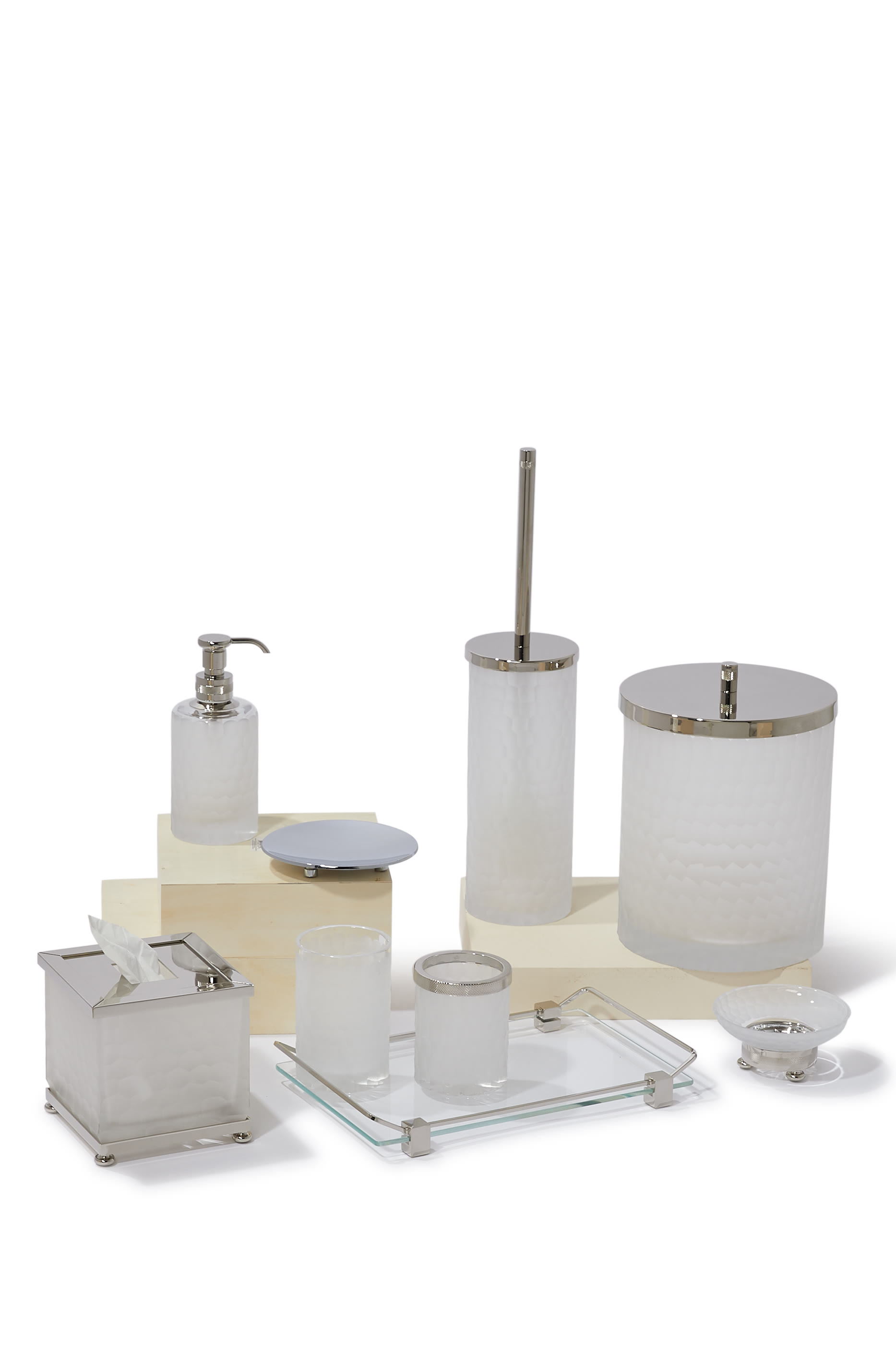 موزع صابون بتصميم هوني كومب