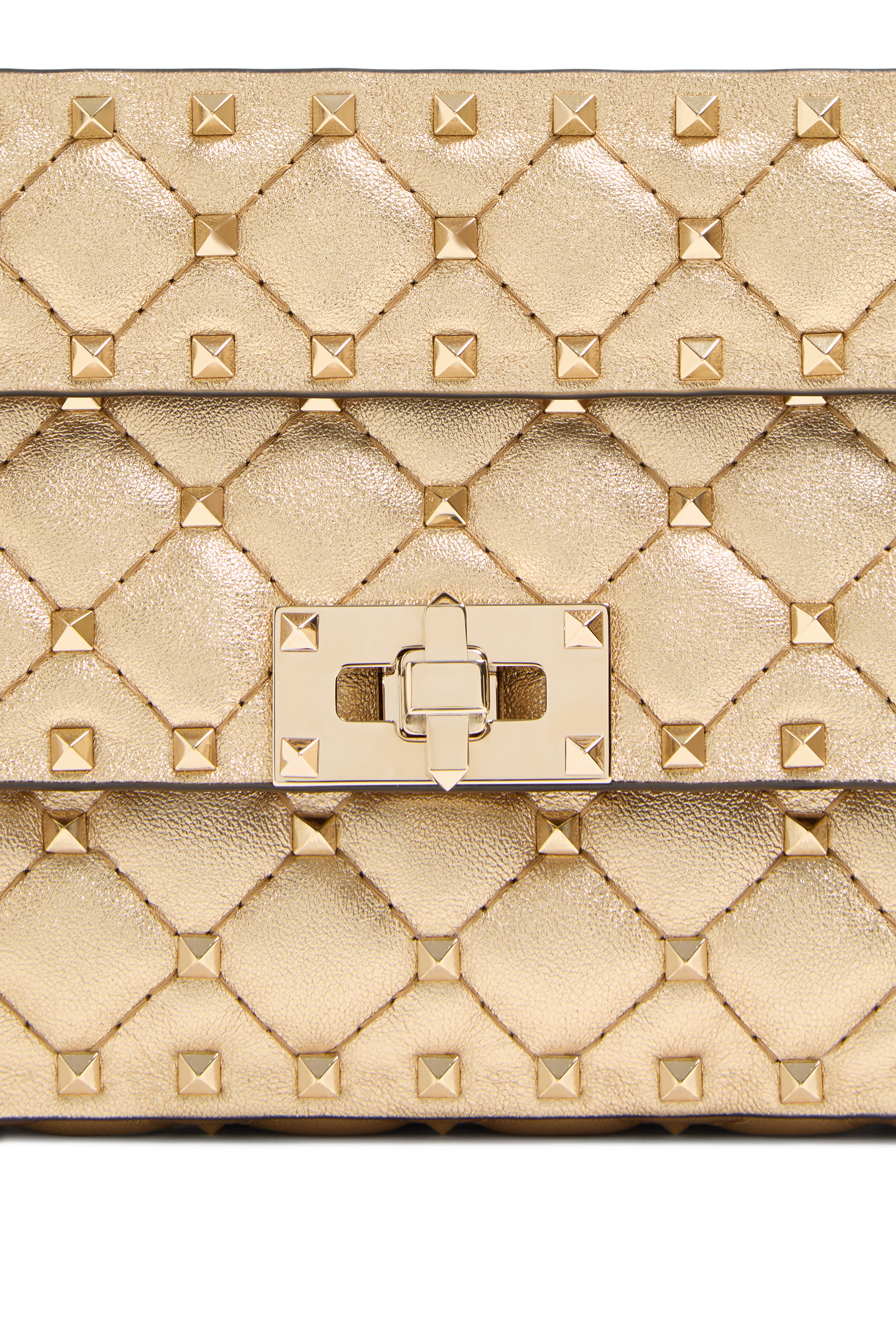 حقيبة صغيرة بحلي هرمية جلد نابا لامع