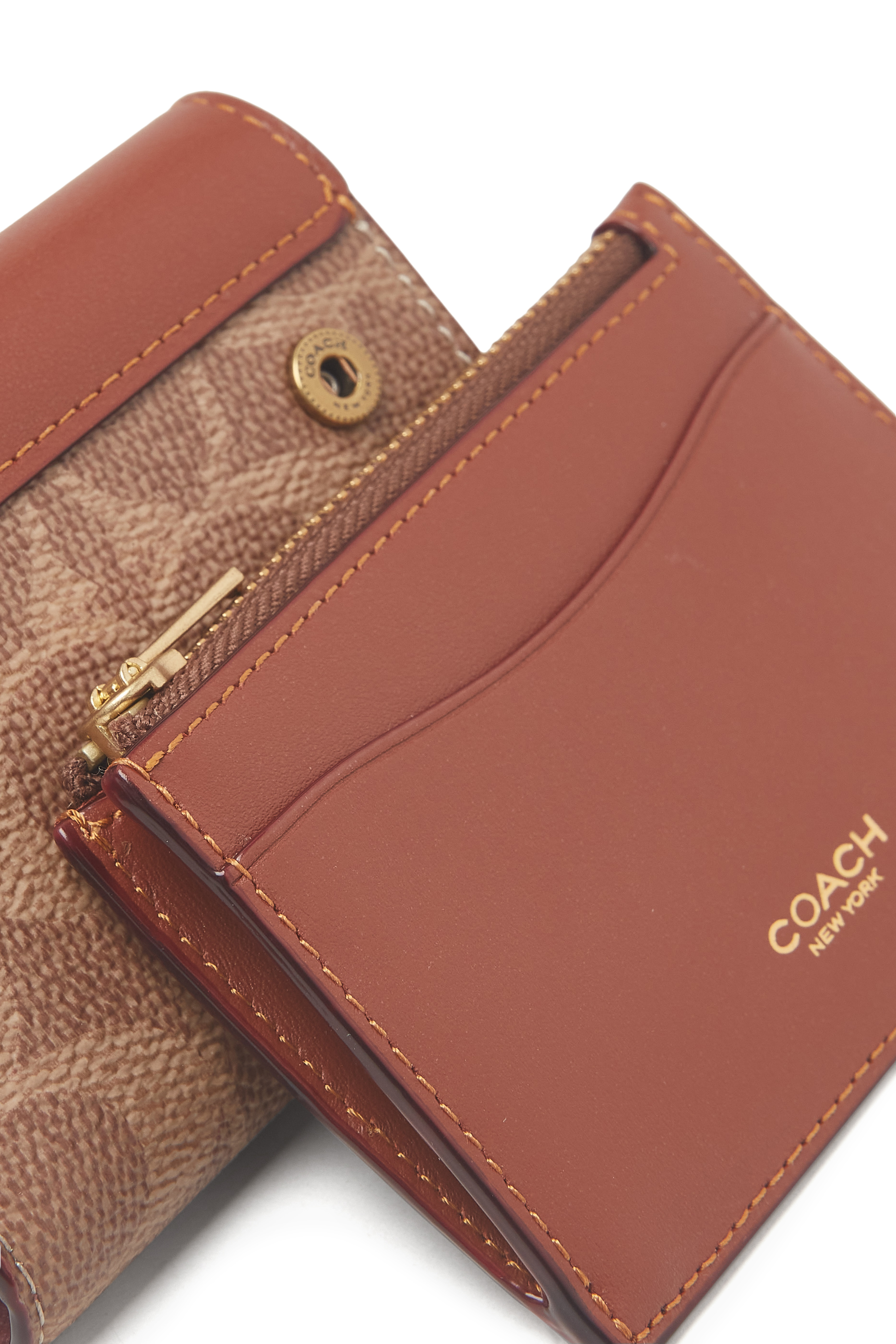 حافظة بطاقات ايسنشال