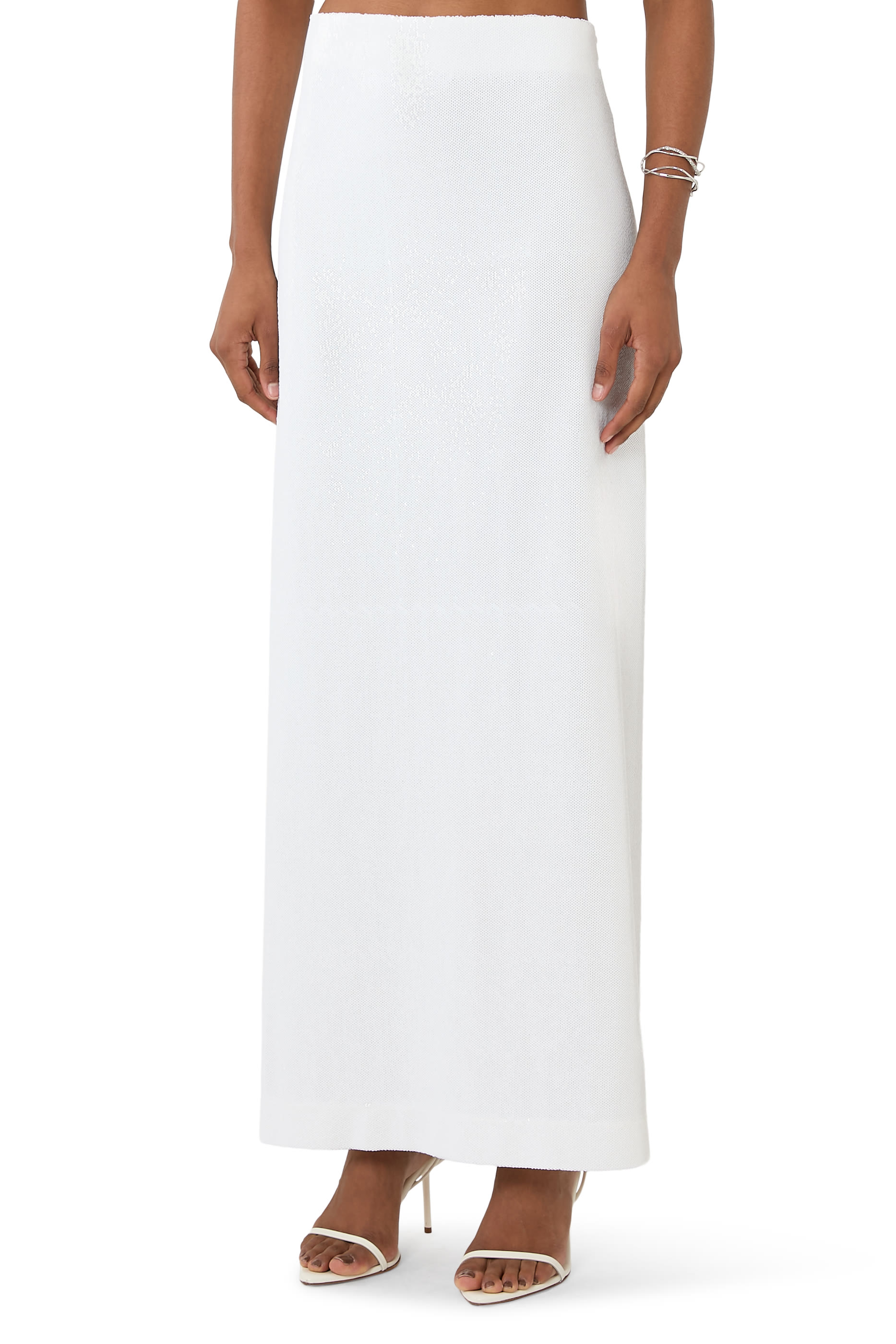 تنورة طويلة مطرزة بترتر