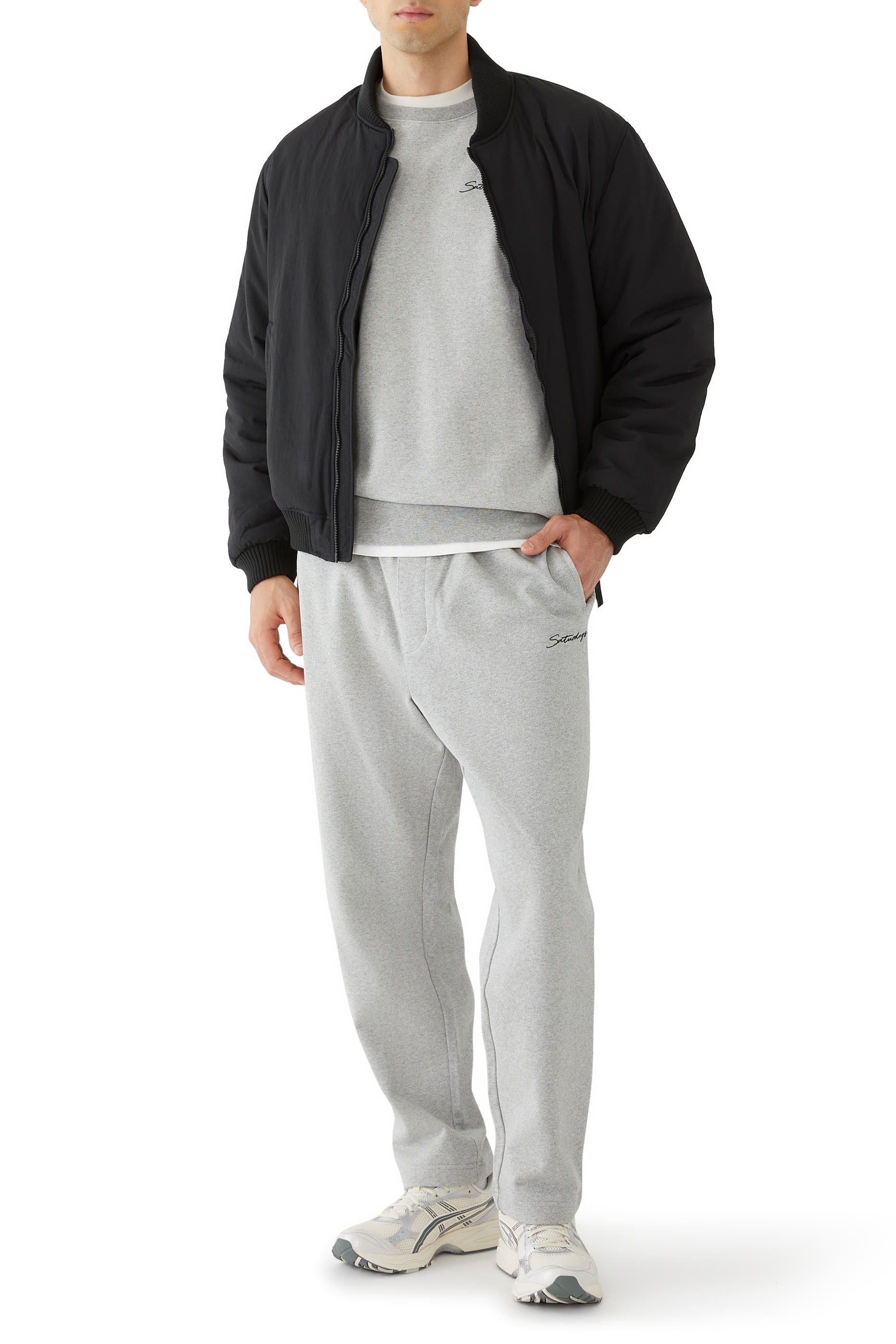 بنطال رياضي بشعار الماركة