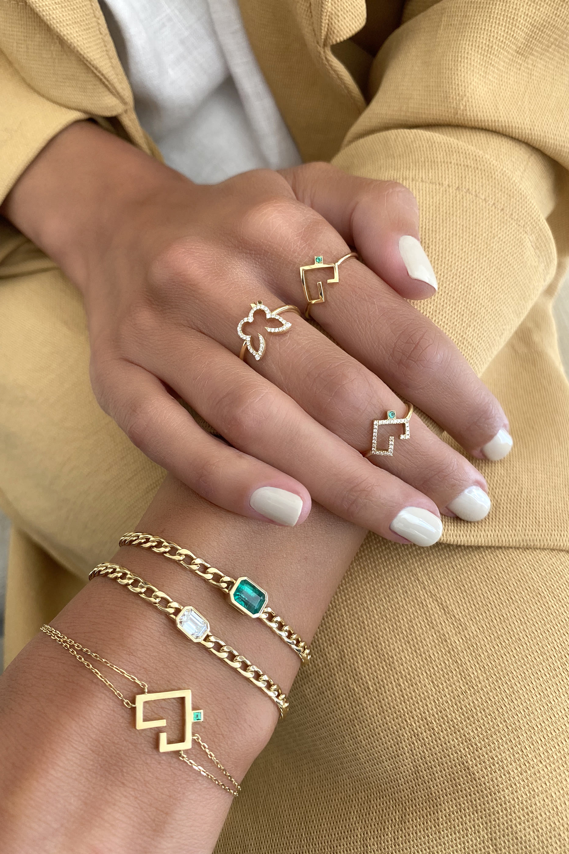 خاتم فراشة الحرية مرصع بماس، ذهب اصفر عيار 18