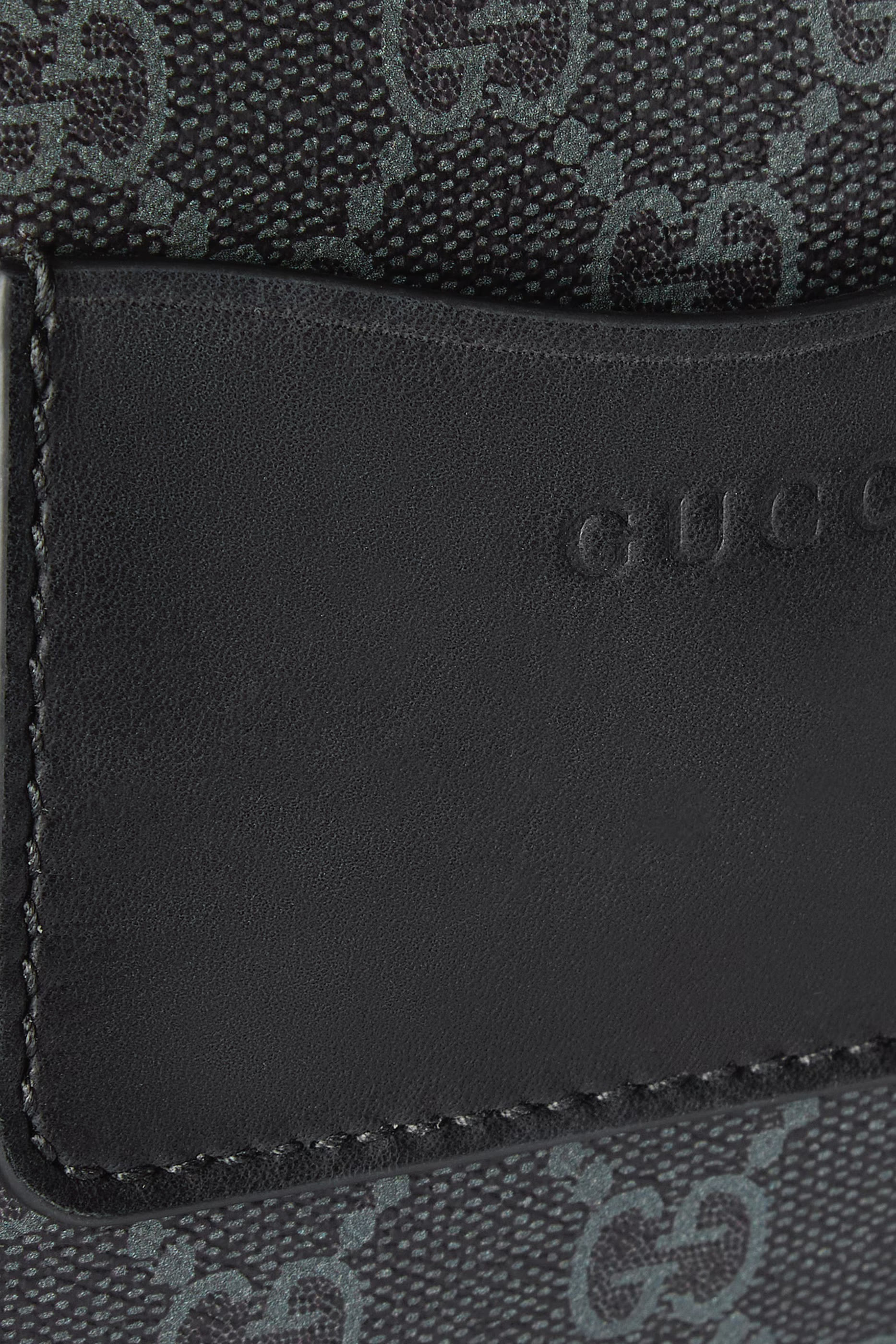 حقيبة كروس صغيرة بشعار الماركة