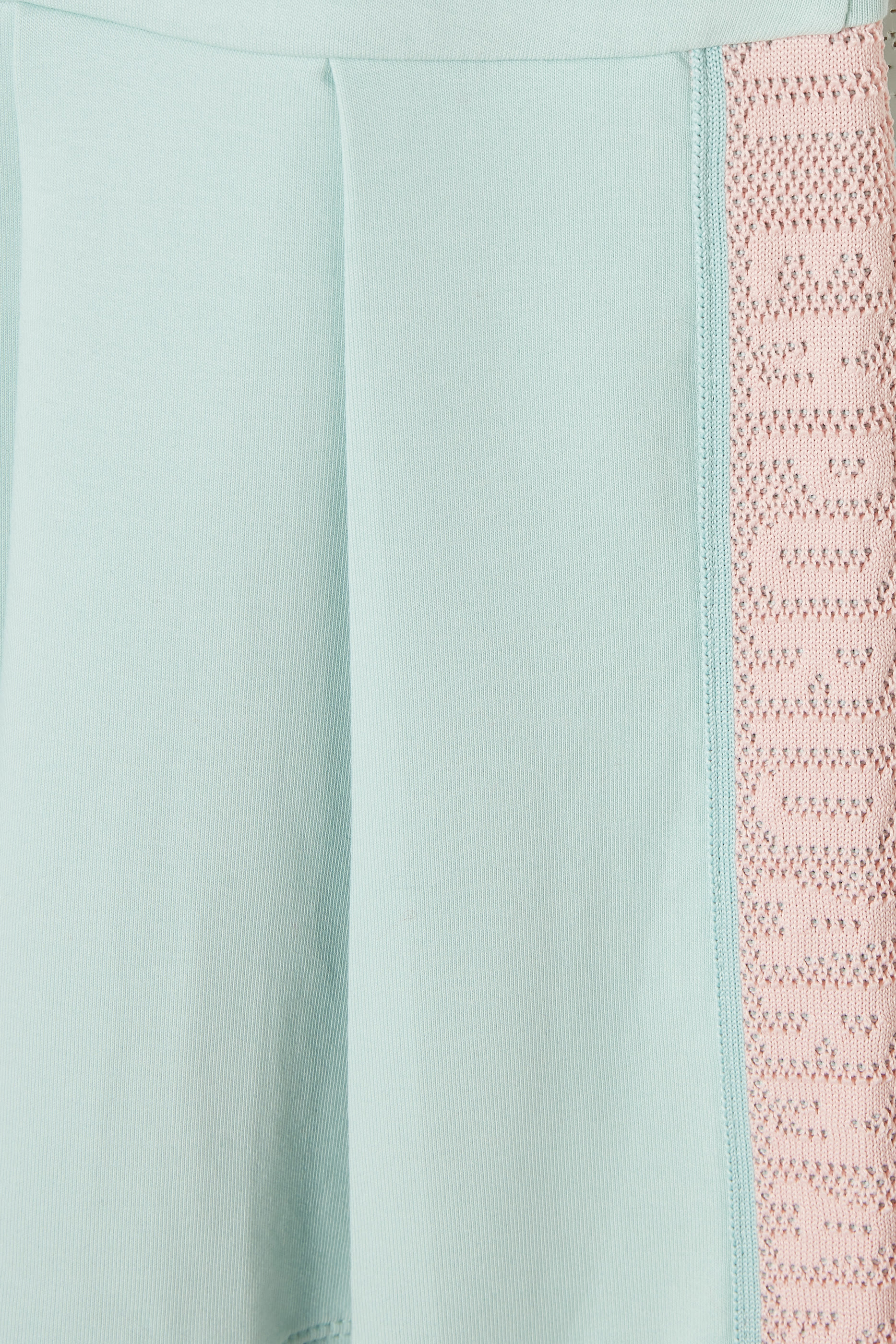 فستان مزين برقعة شعار الماركة للأطفال