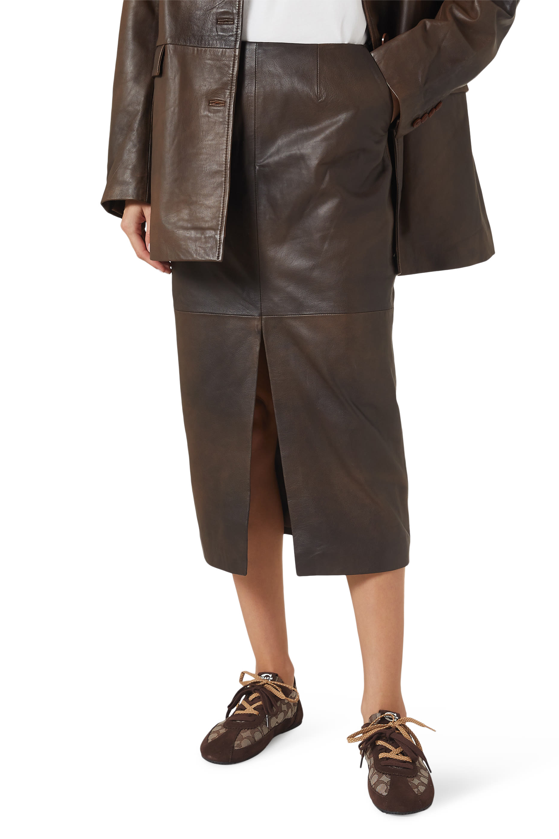 سنيكرز خامات ناعمة