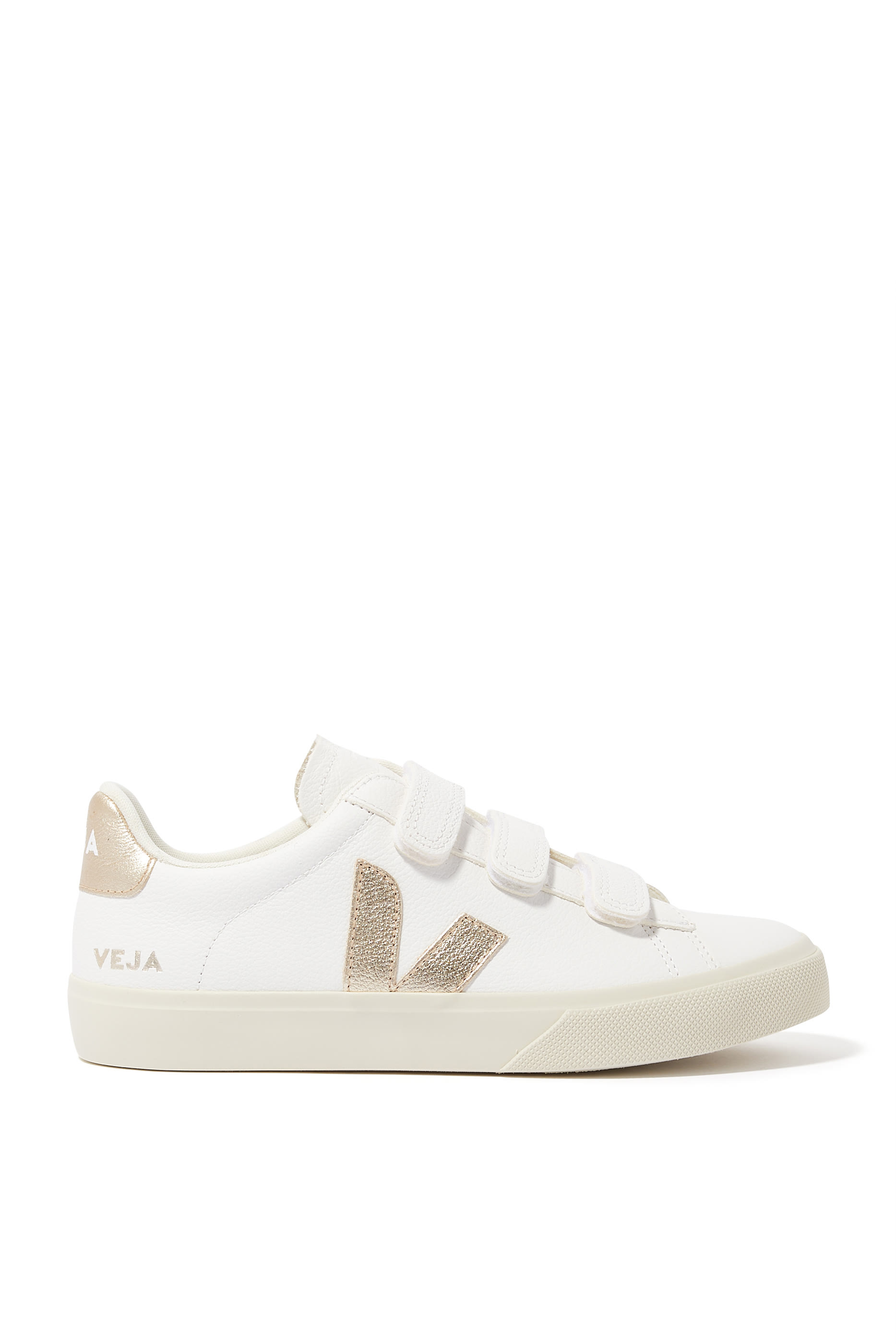 سنيكرز ريكلايف جلد خالي من الكروم