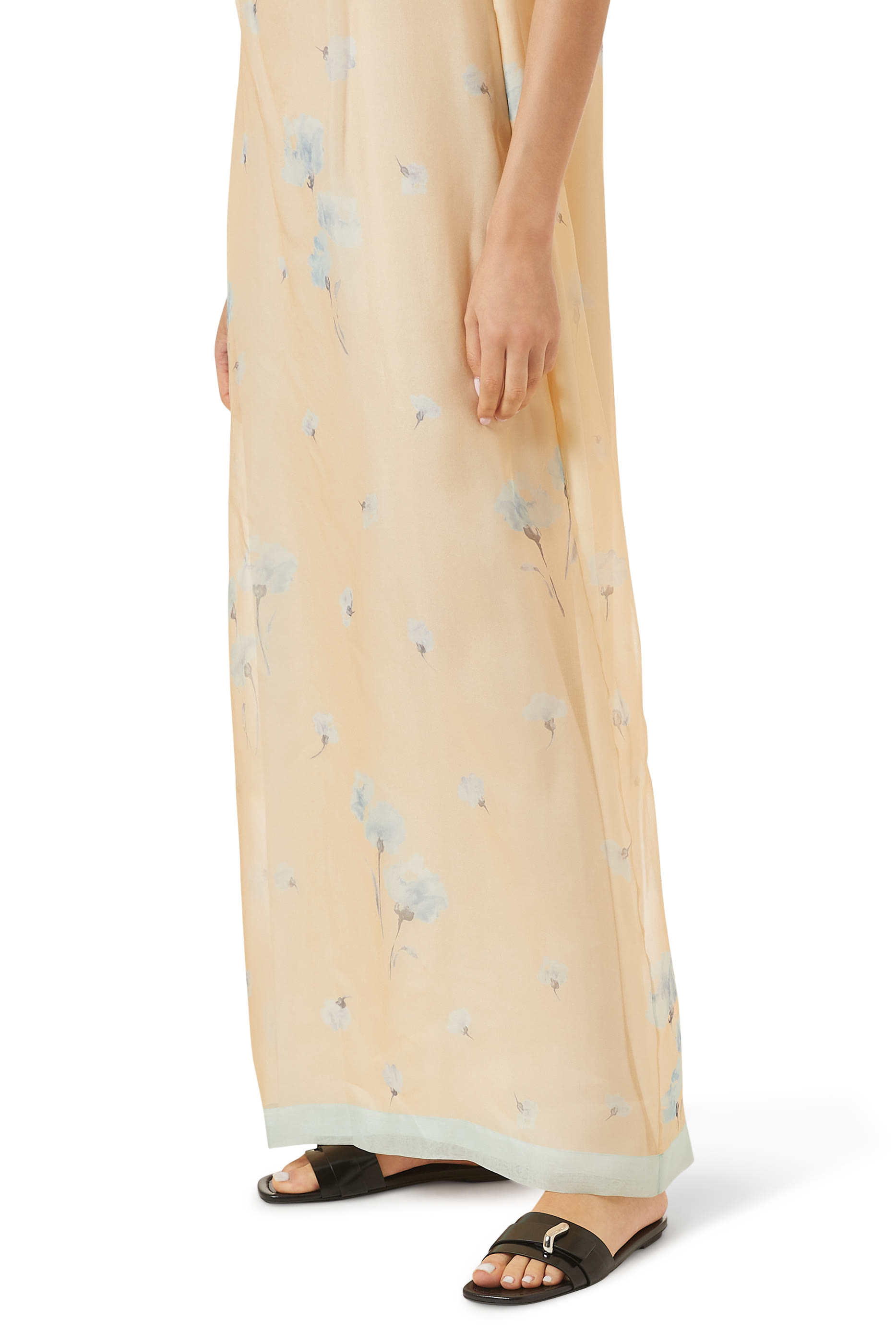 صندل بسير بحلية بتصميم متموج