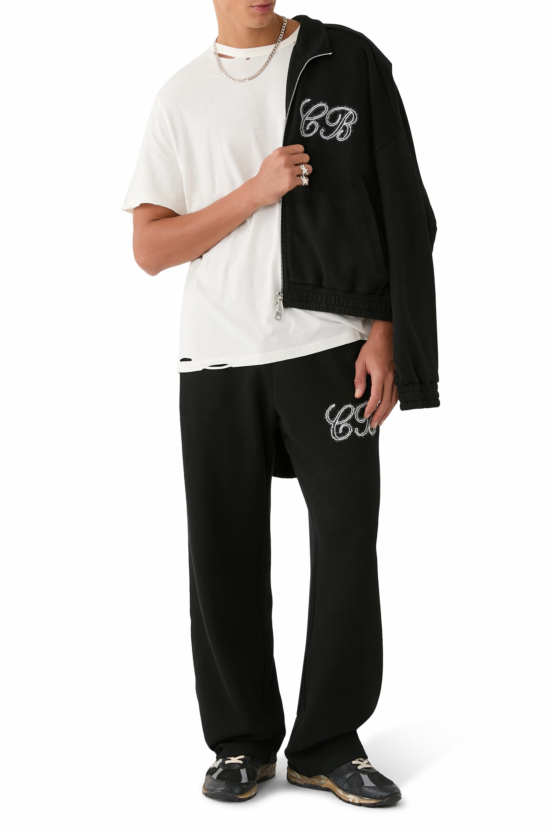 تيشيرت كول بتفاصيل ممزقة