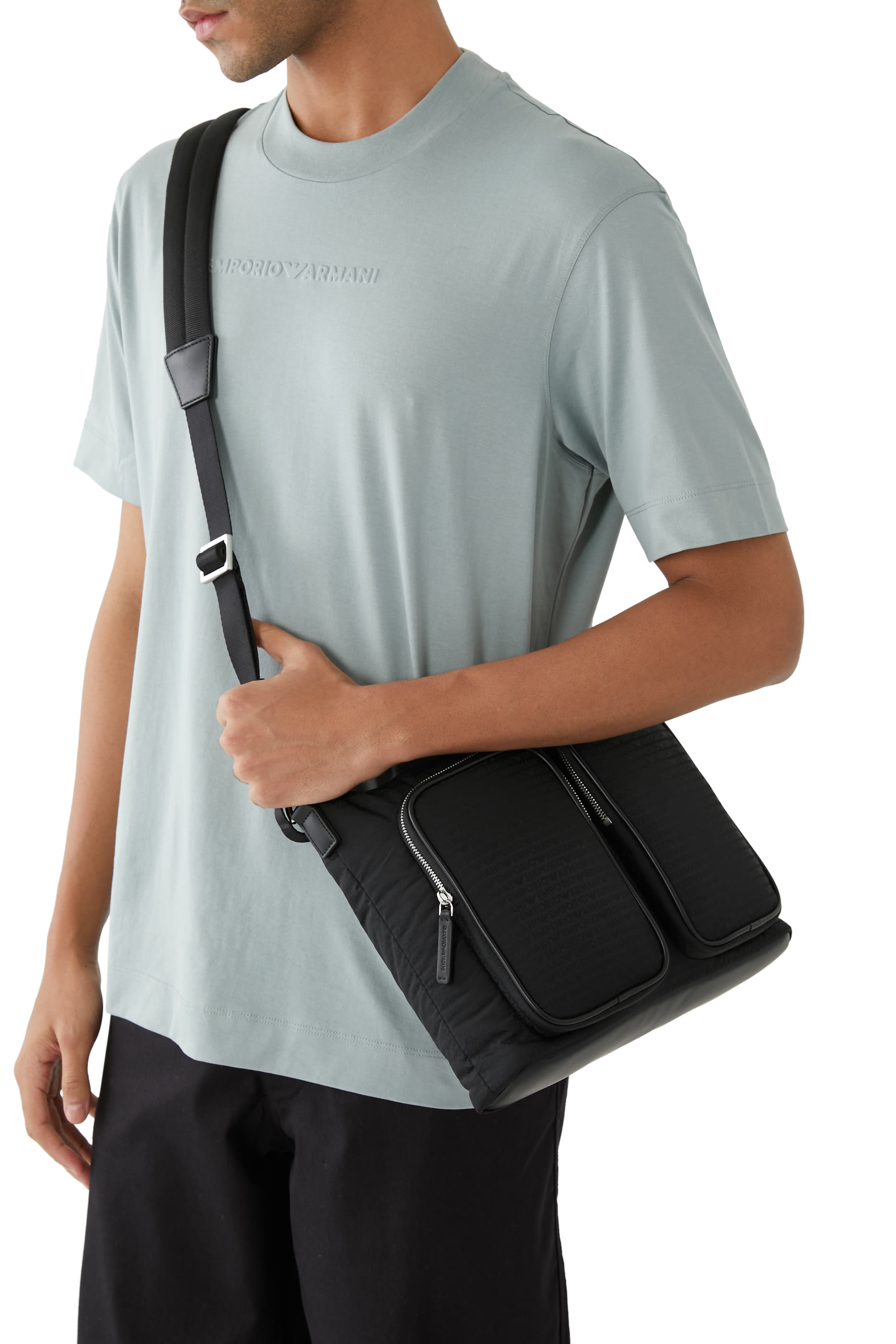 حقيبة كروس  بشعار الماركة جاكار