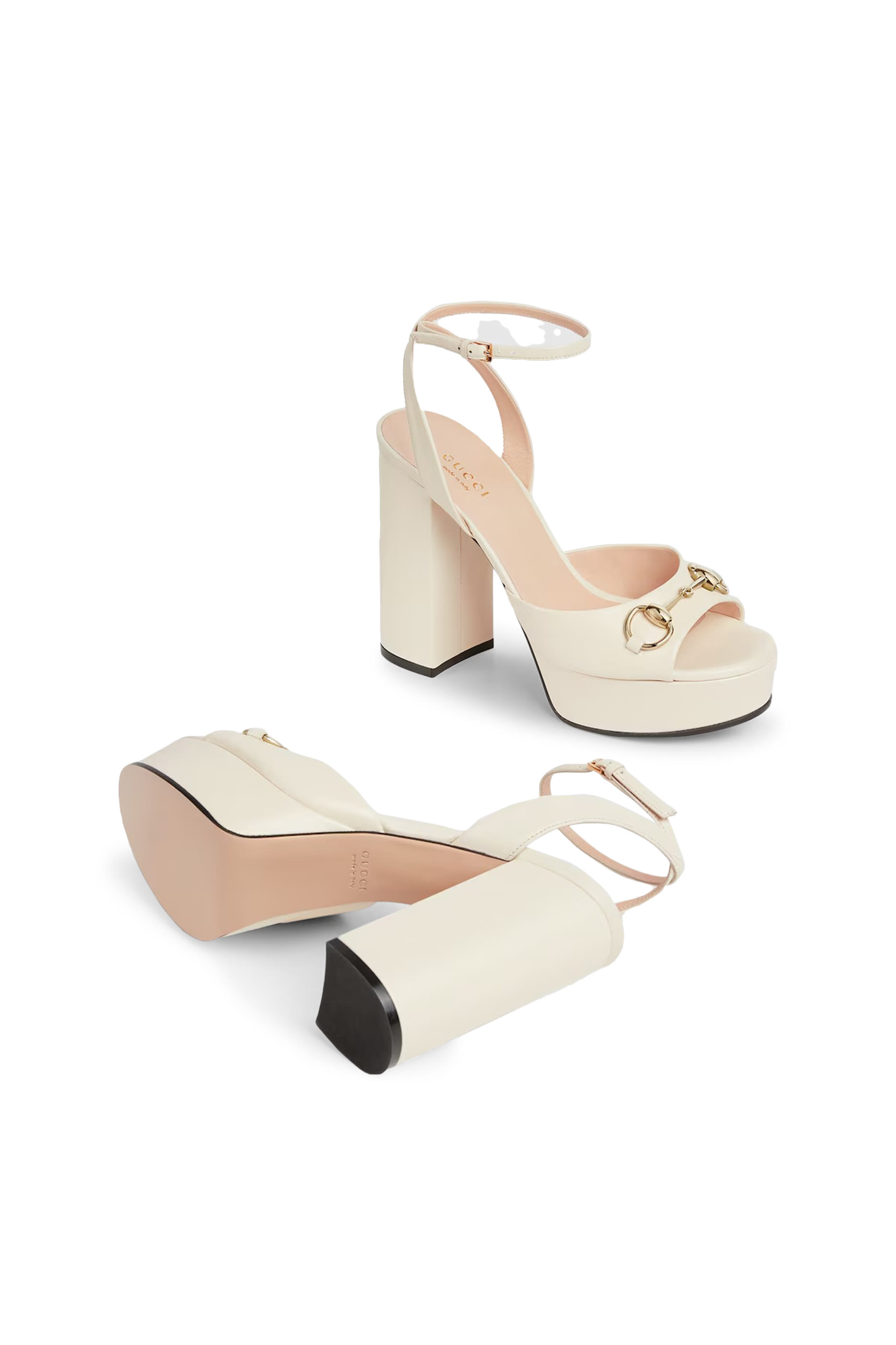 صندل بنعل عريض 115 وحلية شعار الماركة