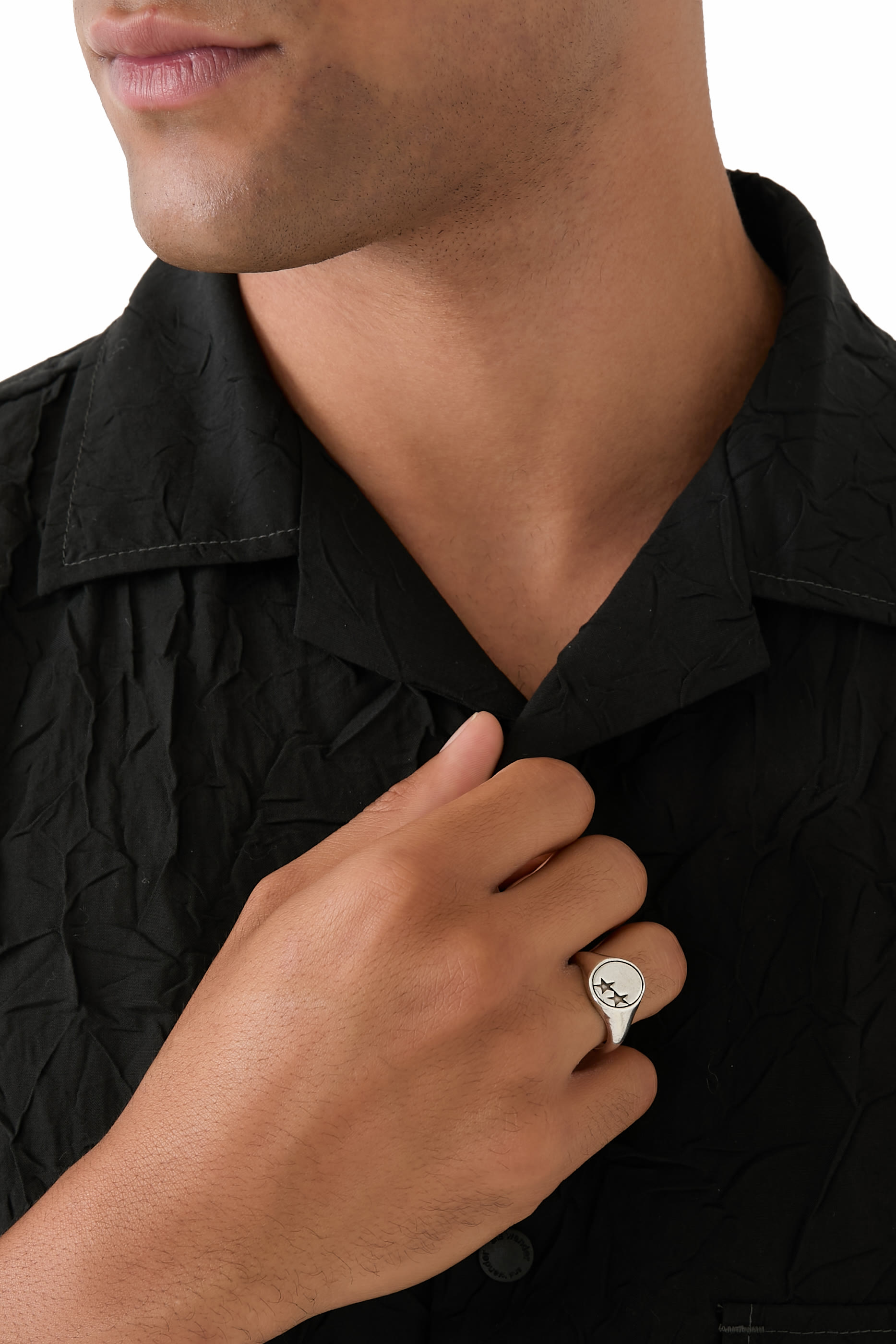 خاتم بتصميم بيضوي