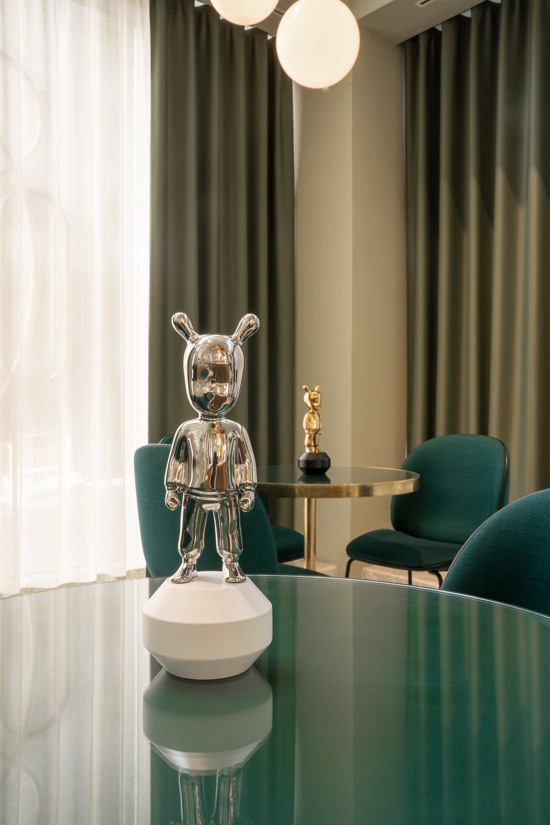 قطعة ديكور تمثال ذا جولدن جيست صغيرة