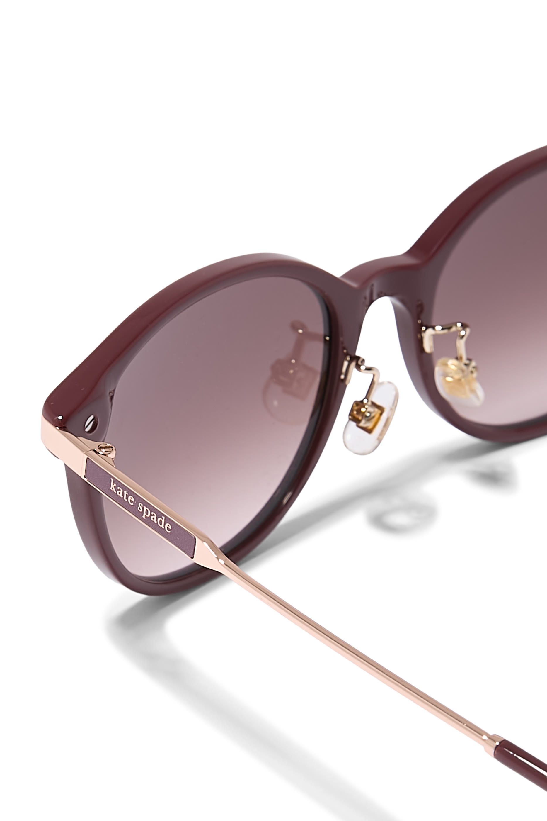 نظارة كارلين بإطار بتصميم بيضوي