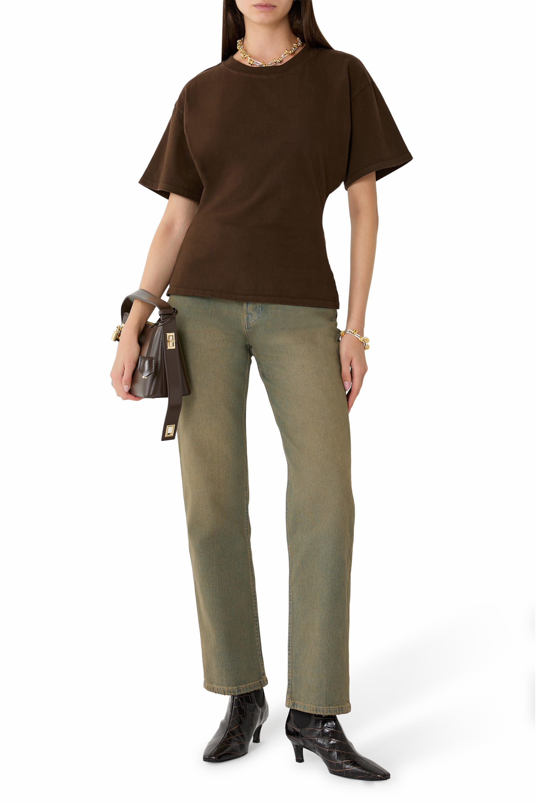 بنطال جينز بقصة مستقيمة وخصر مرتفع