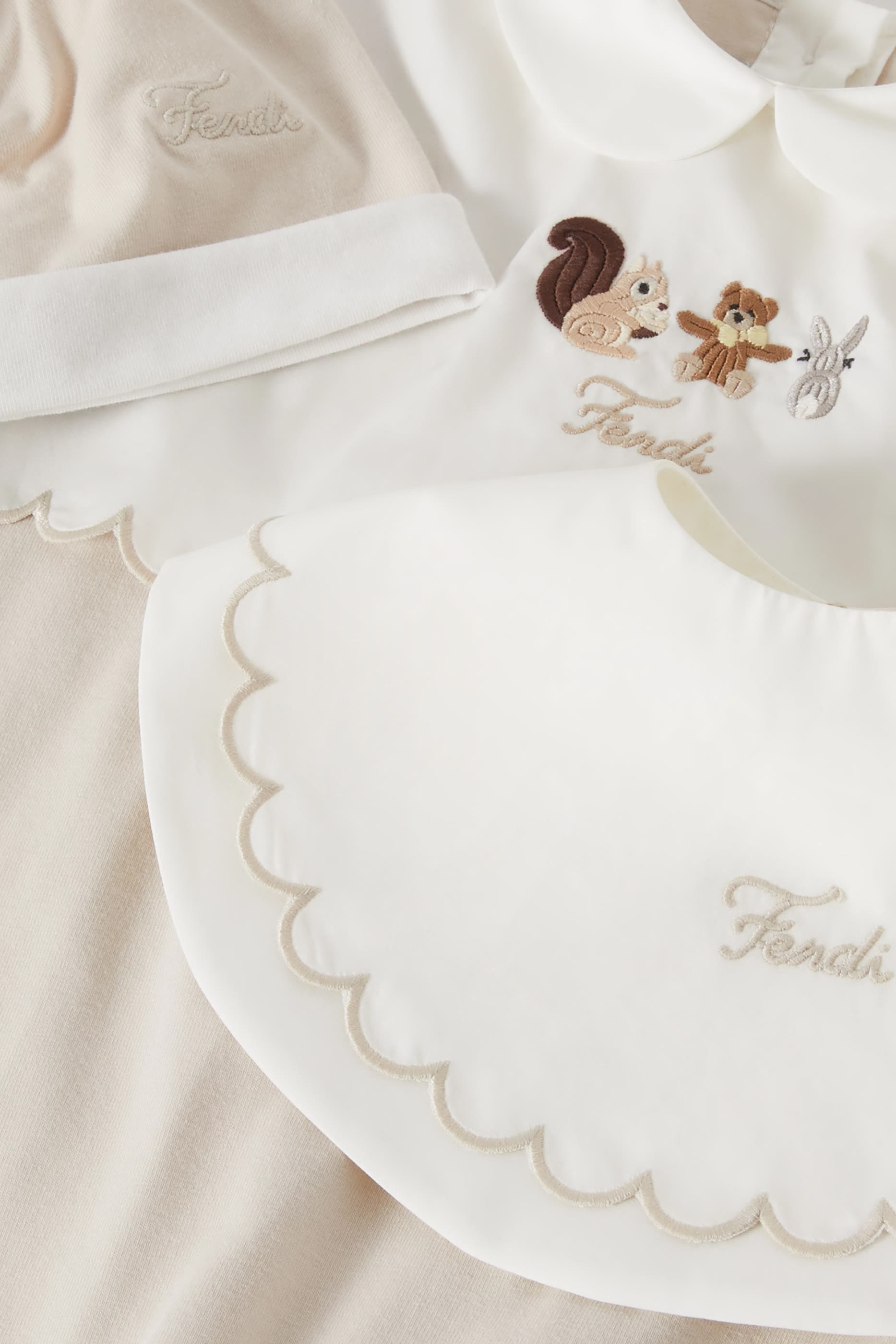  طقم بودي سوت، مريلة، وقبعة قطن للأطفال