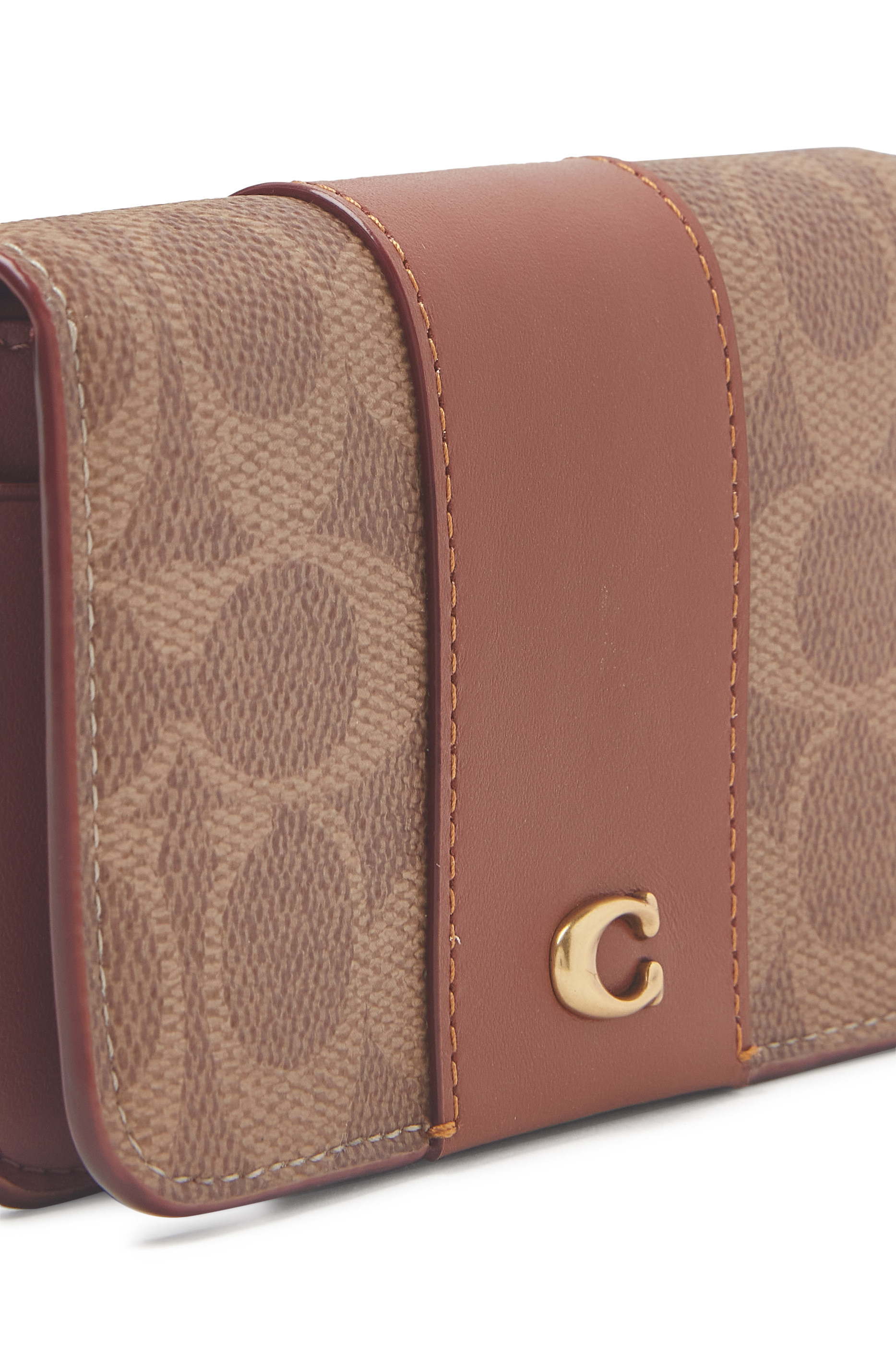 حافظة بطاقات ايسنشال بتصميم رفيع قماش قنب بشعار الماركة