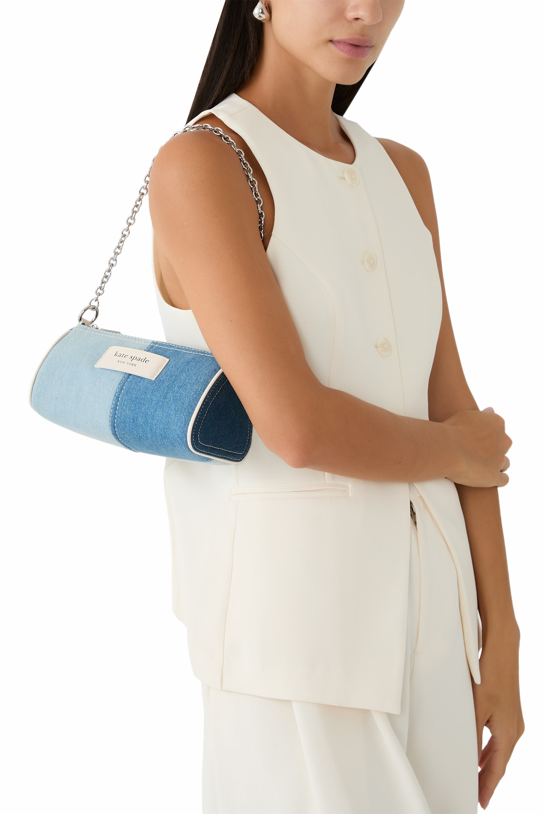 حقيبة صغيرة بشعار الماركة null