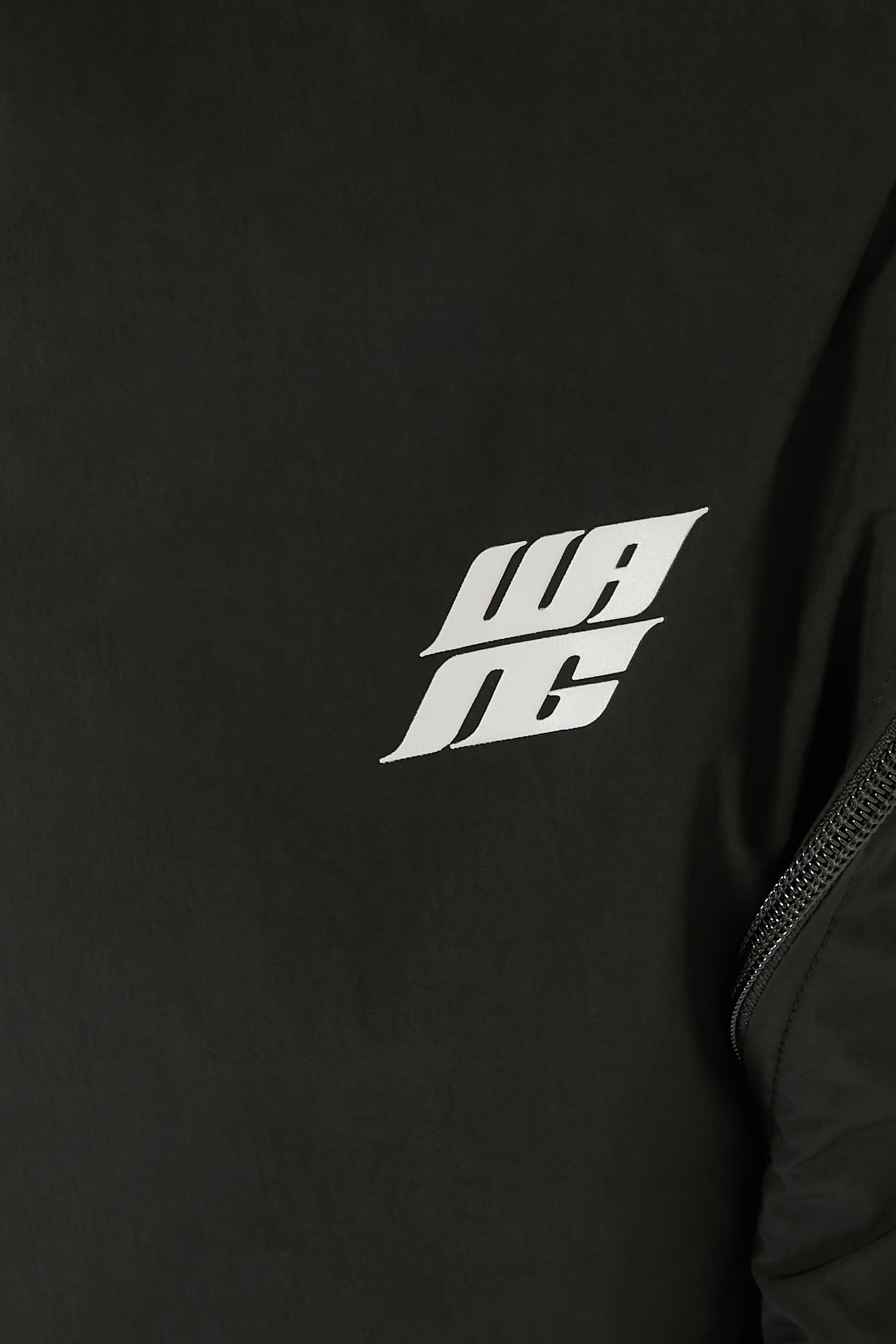 بنطال رياضي بشعار الماركة