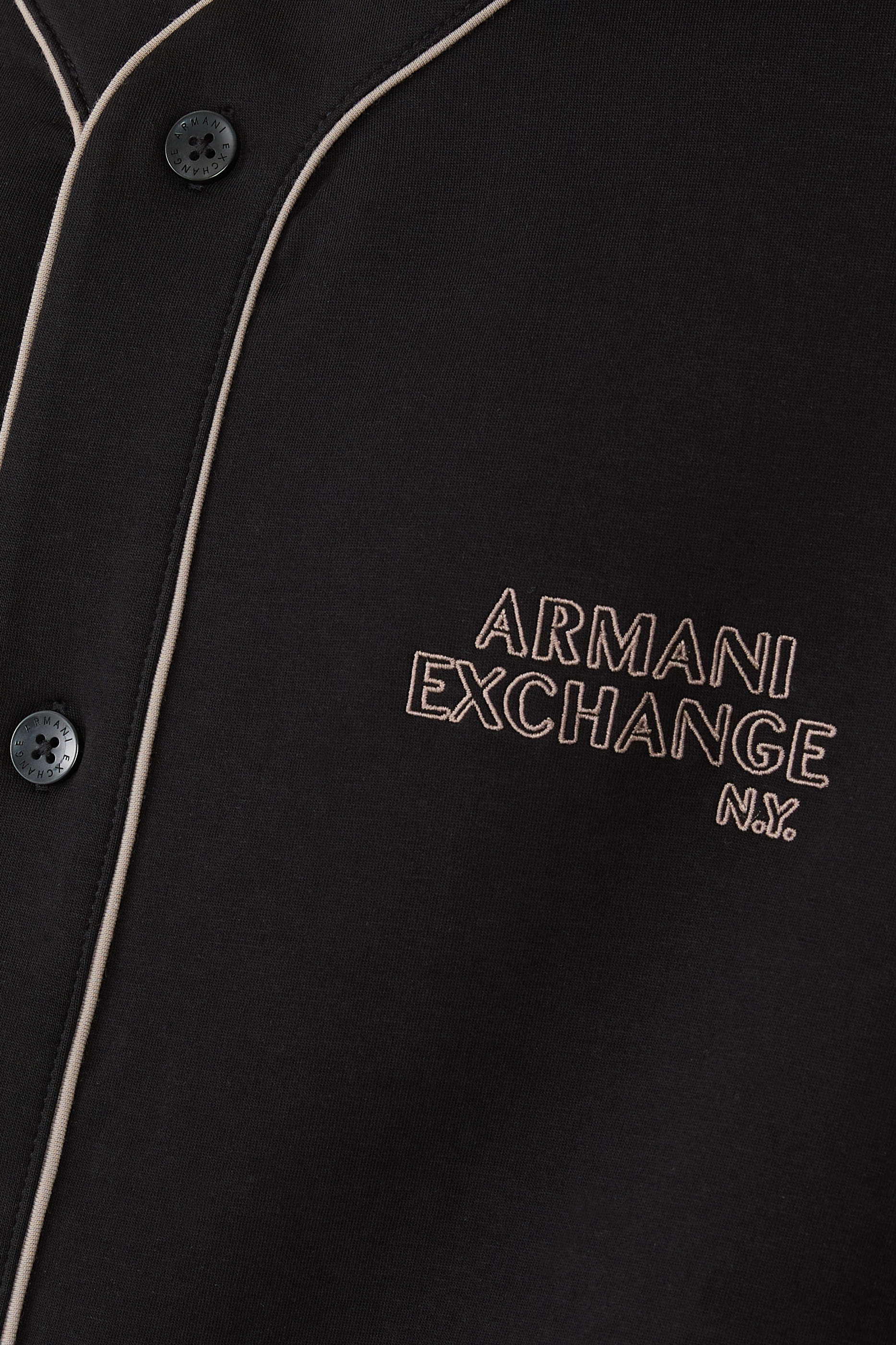 سويت شيرت بشعار الماركة