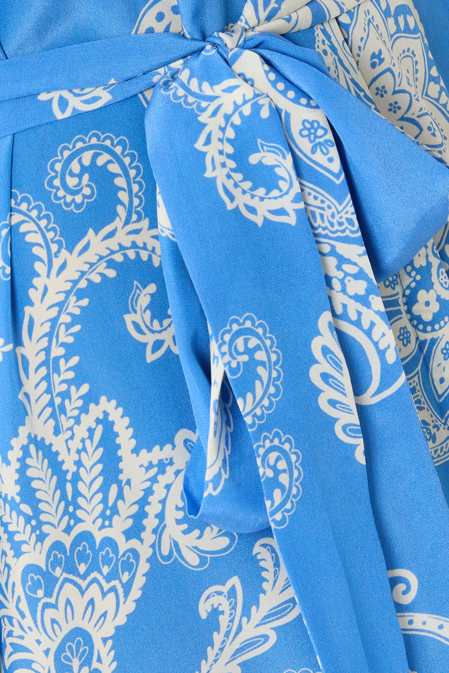 فستان كاميرون بنمط قميص حرير