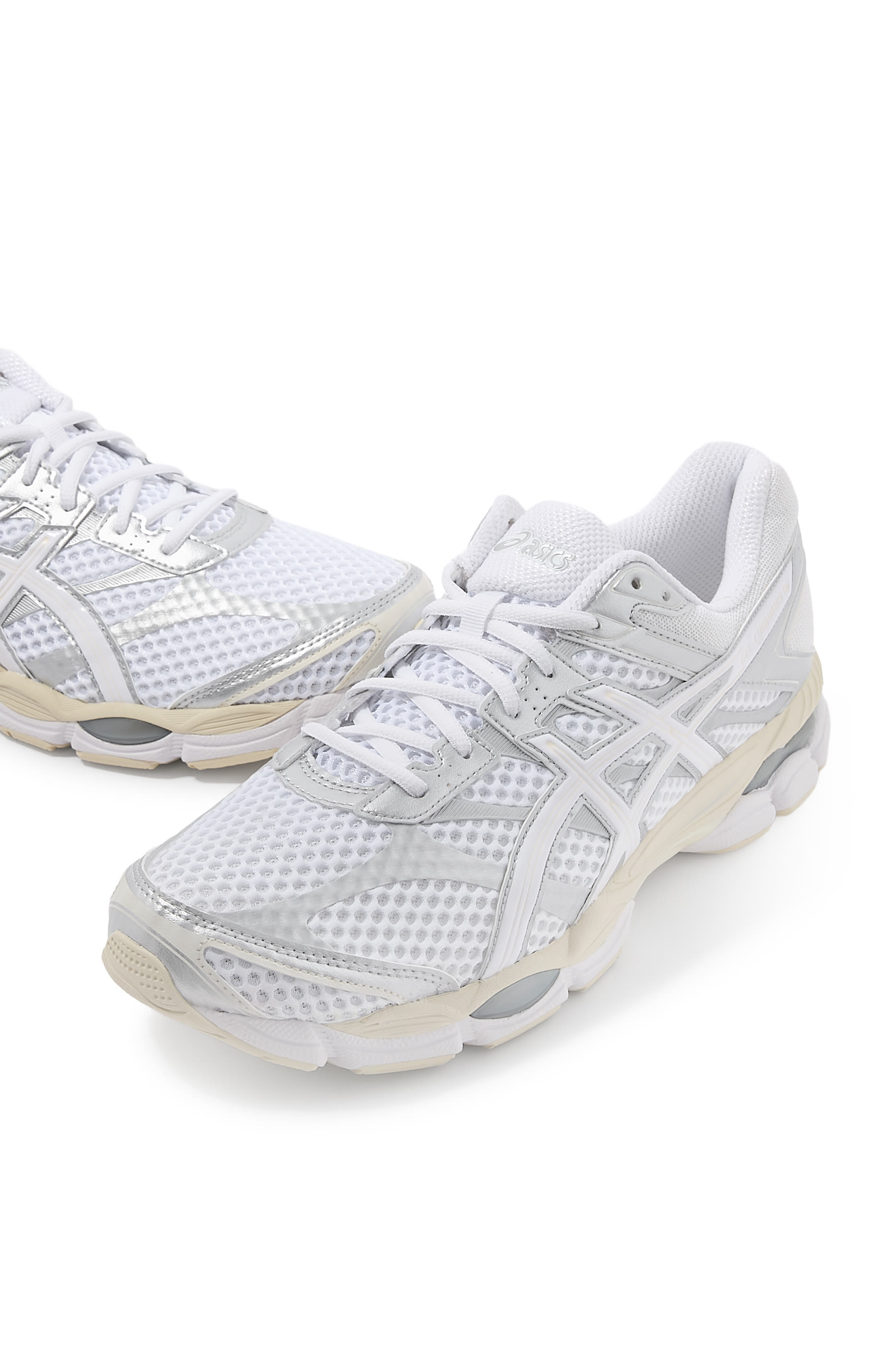 سنيكرز جل كاولوس 16