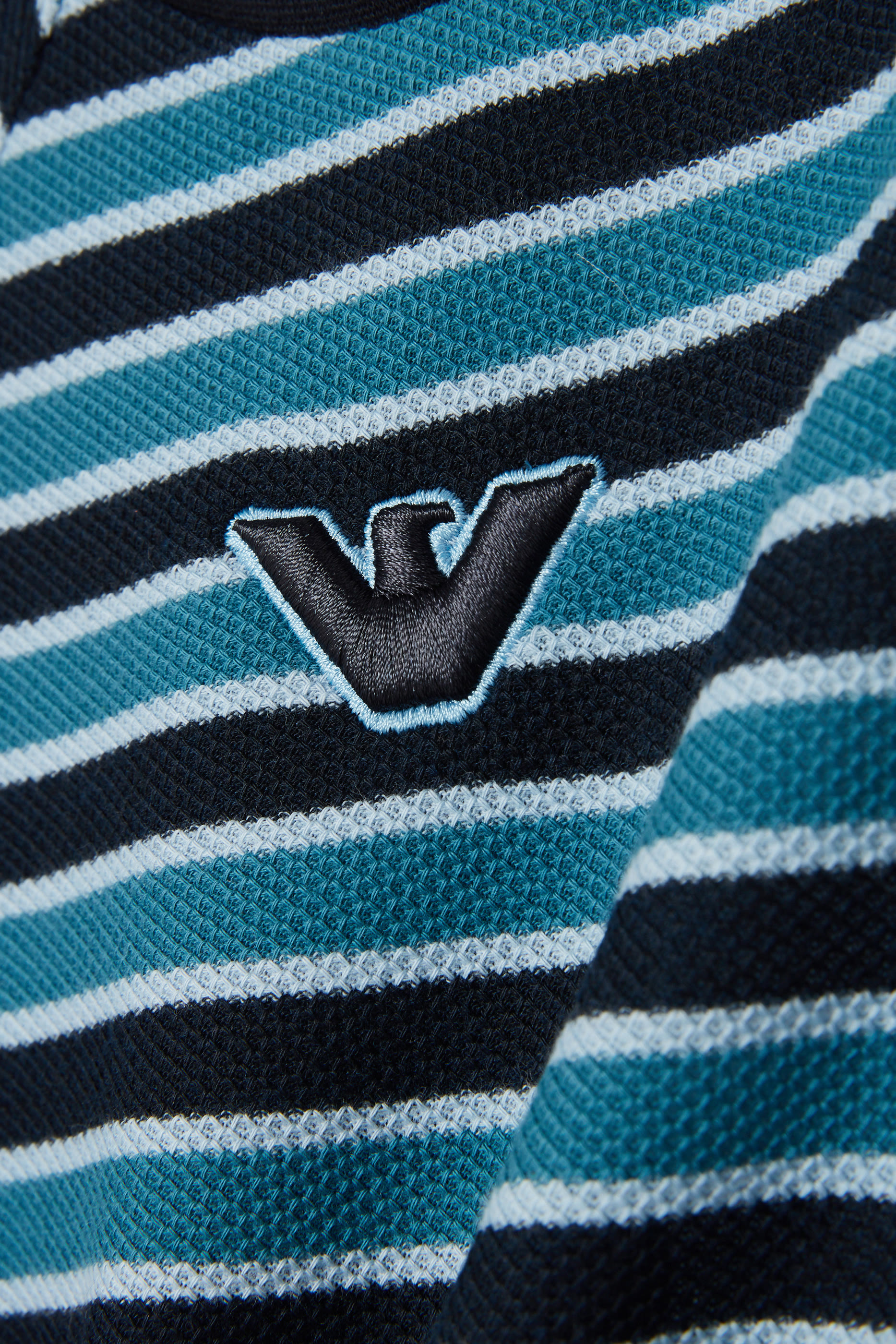 تيشيرت مخطط بشعار الماركة للأطفال